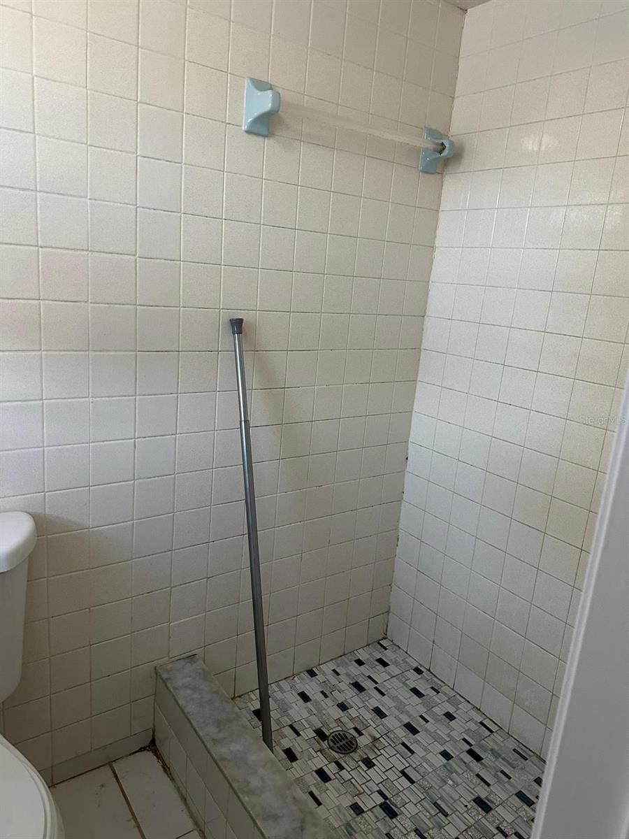 Image 7 of 16 For 4950 Fleetwood Street