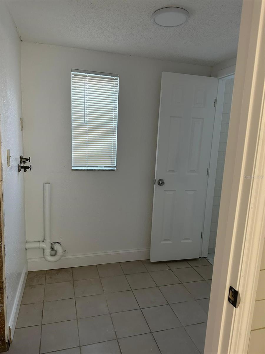 Image 8 of 16 For 4950 Fleetwood Street