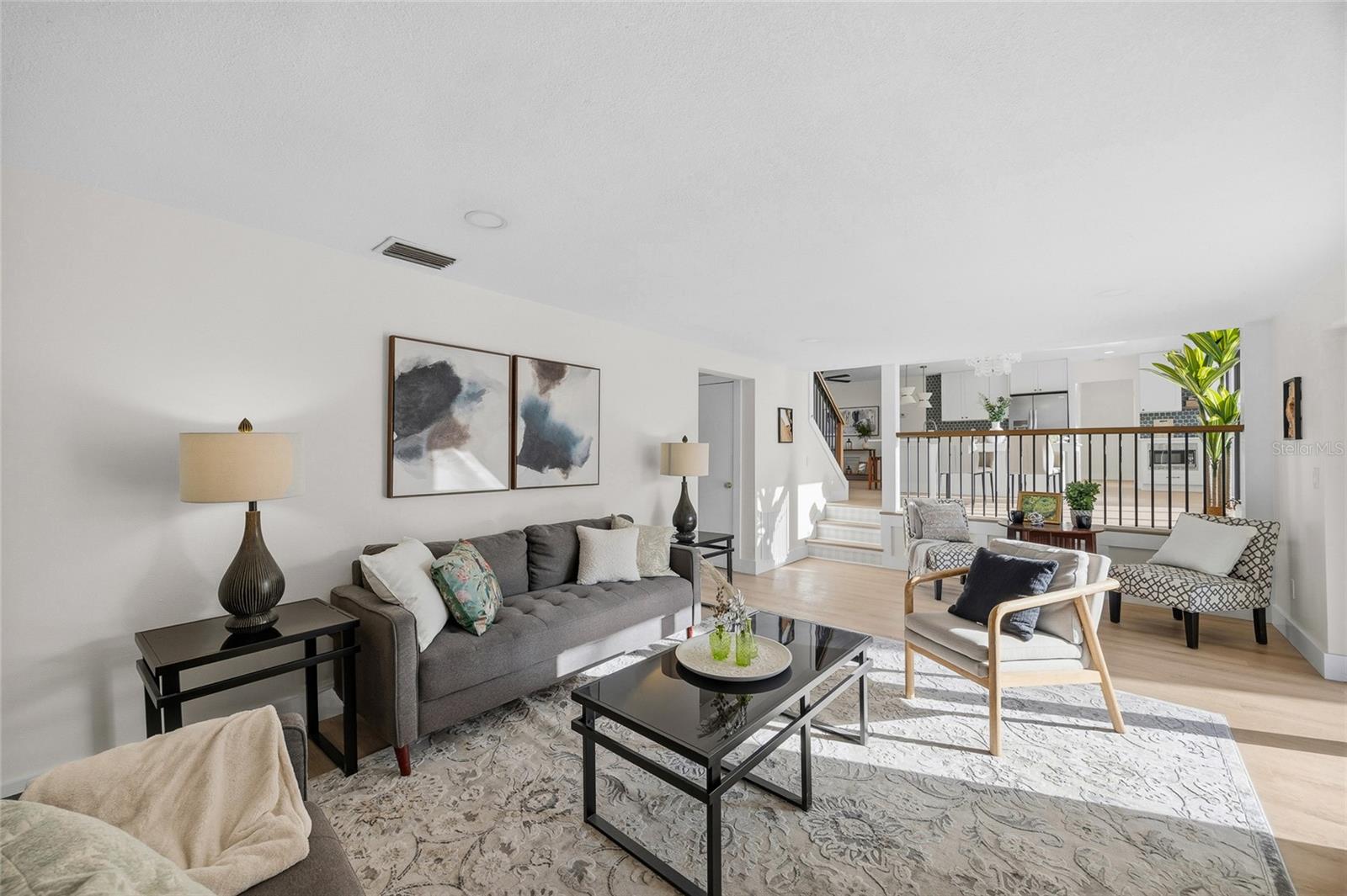 Listing photo id 12 for 8507 Wooddale Court