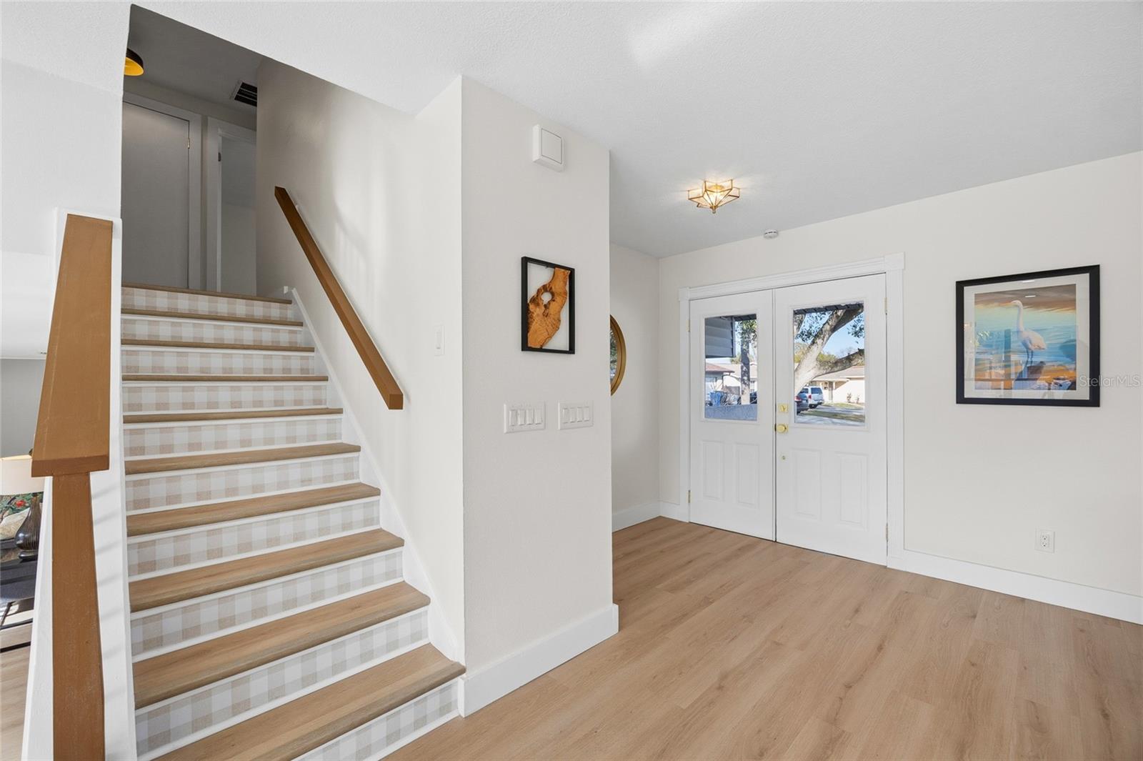 Listing photo id 13 for 8507 Wooddale Court