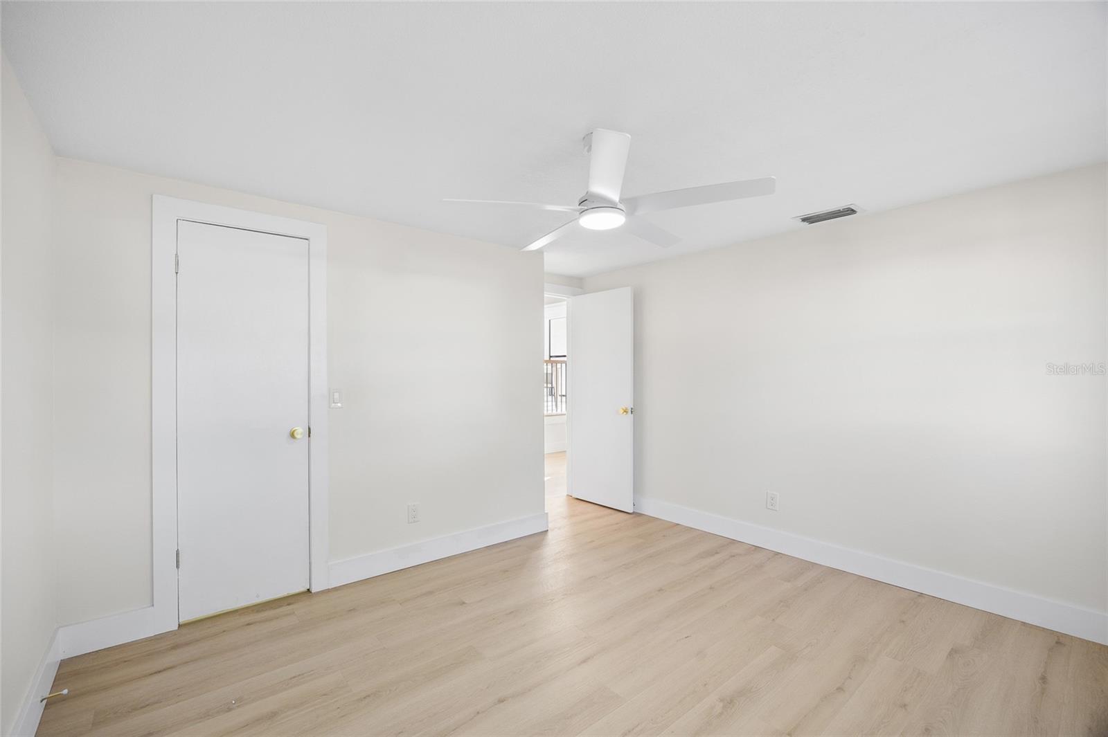 Listing photo id 19 for 8507 Wooddale Court