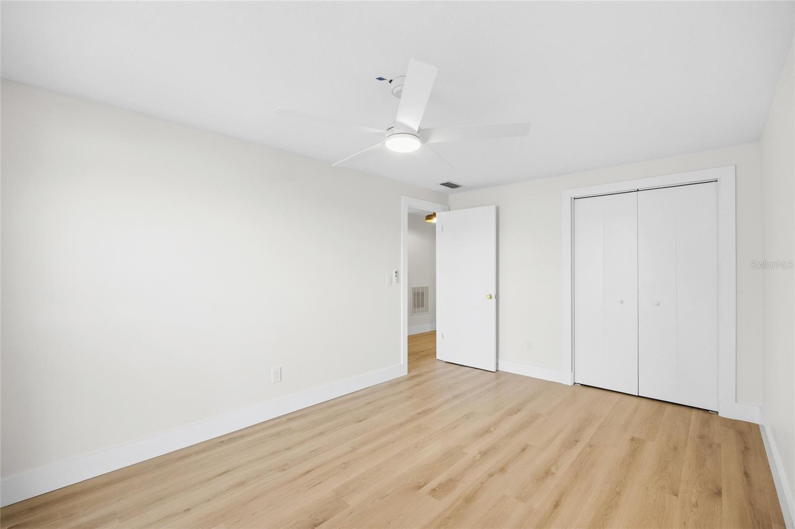 Listing photo id 22 for 8507 Wooddale Court