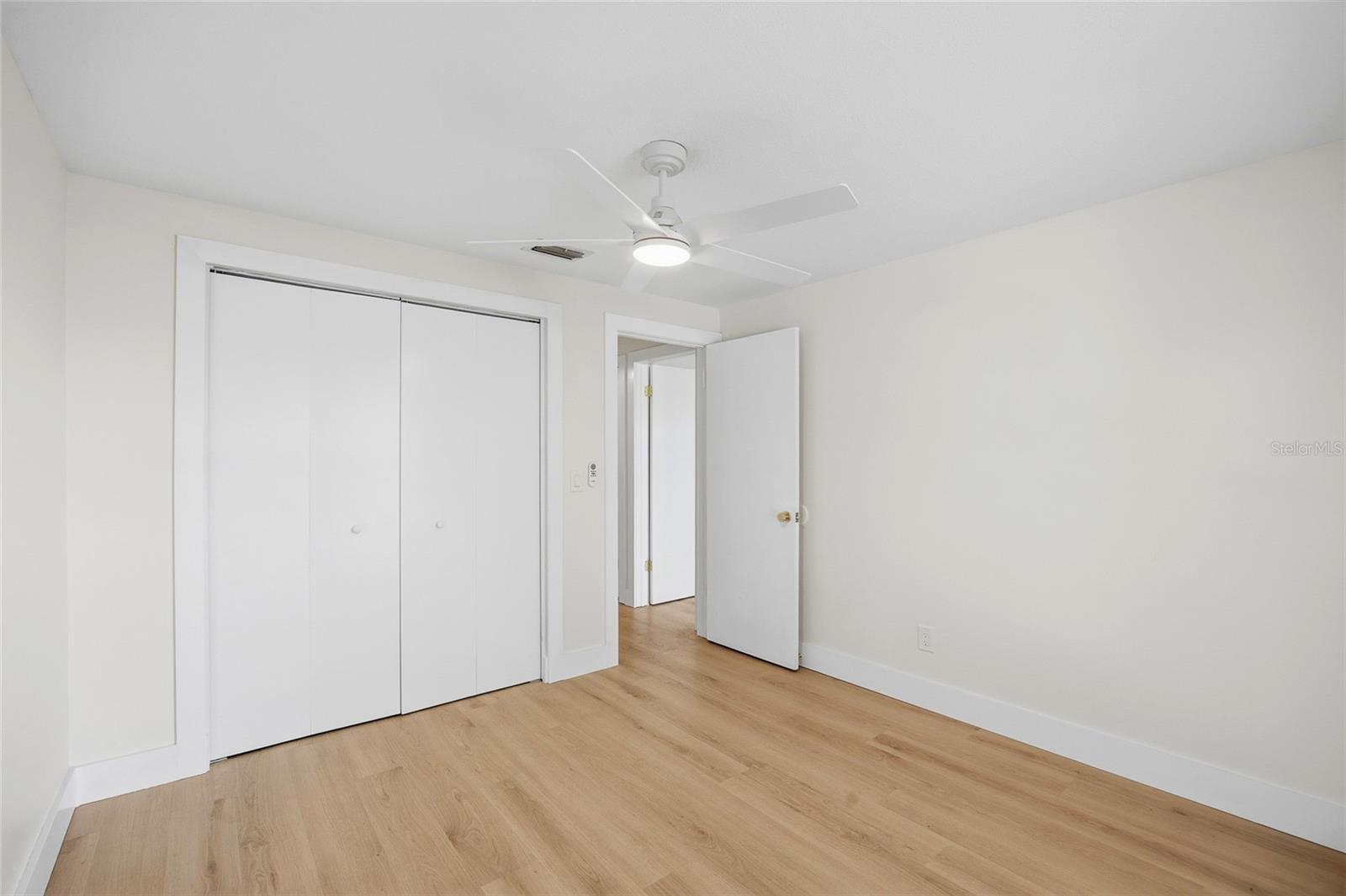 Listing photo id 24 for 8507 Wooddale Court