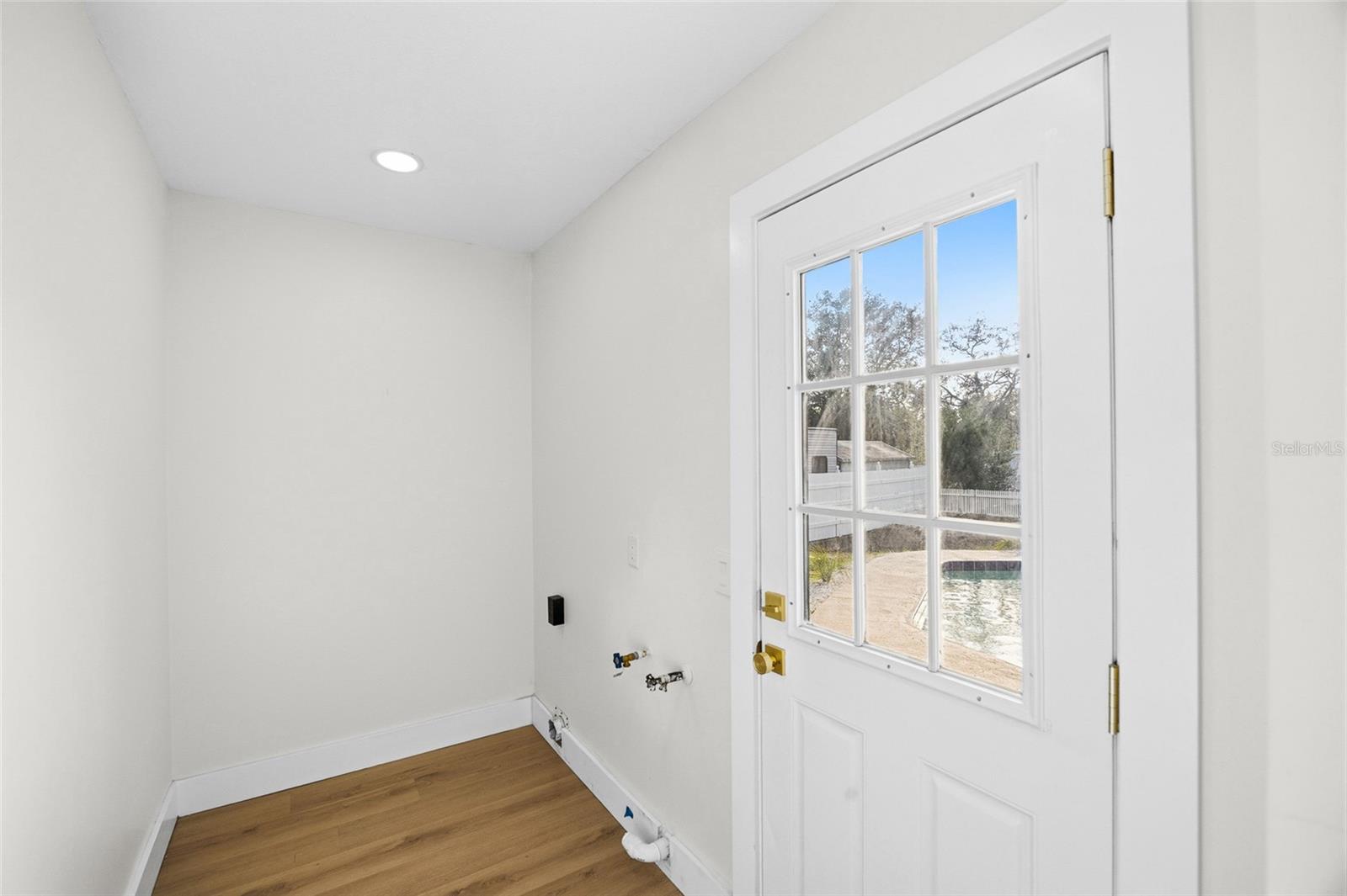 Listing photo id 26 for 8507 Wooddale Court