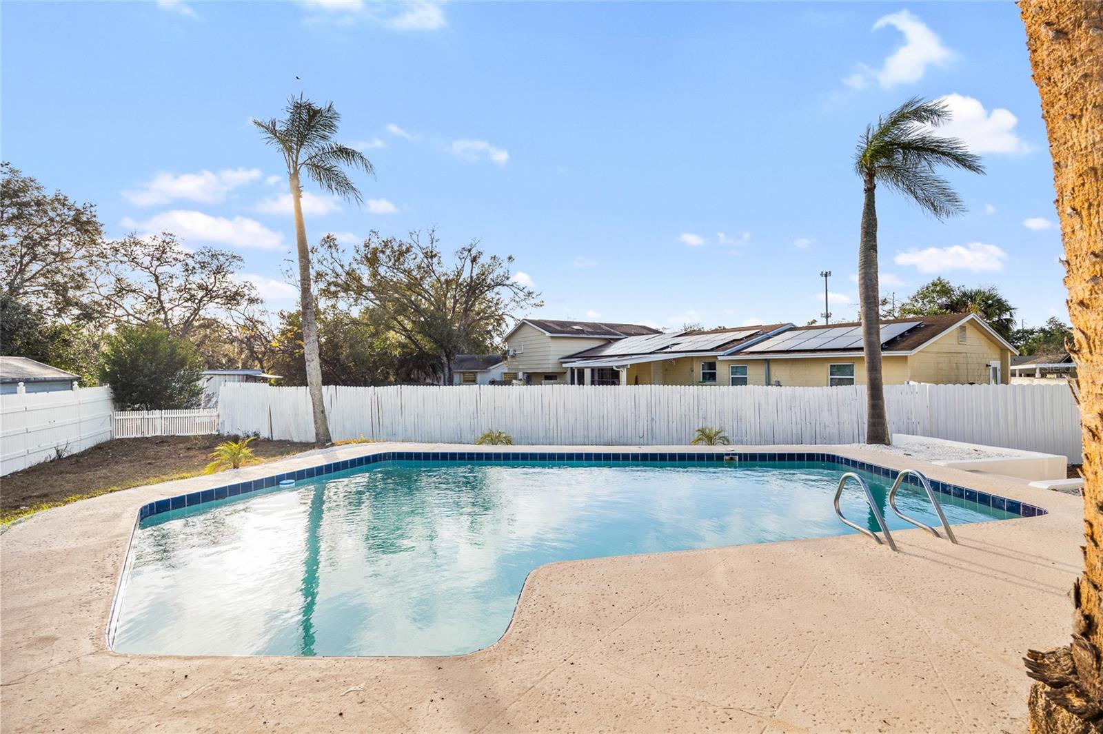 Listing photo id 27 for 8507 Wooddale Court