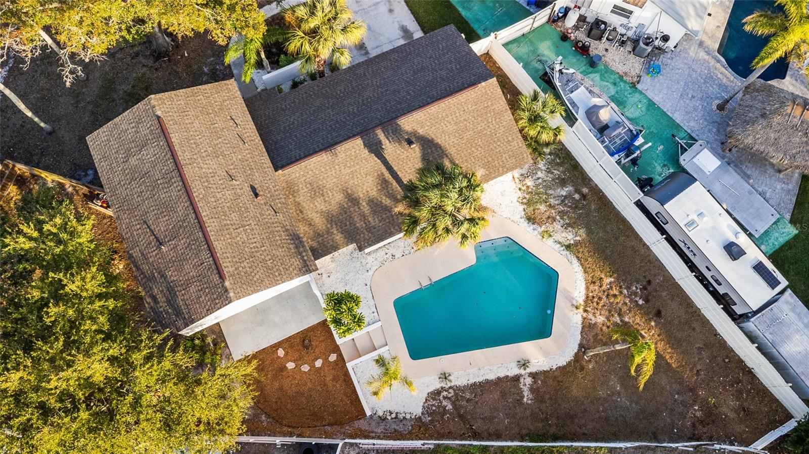 Listing photo id 28 for 8507 Wooddale Court