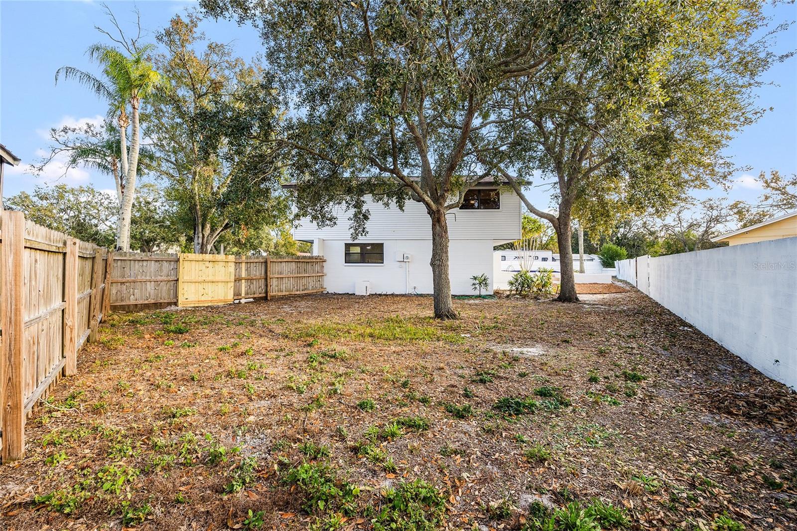 Listing photo id 31 for 8507 Wooddale Court