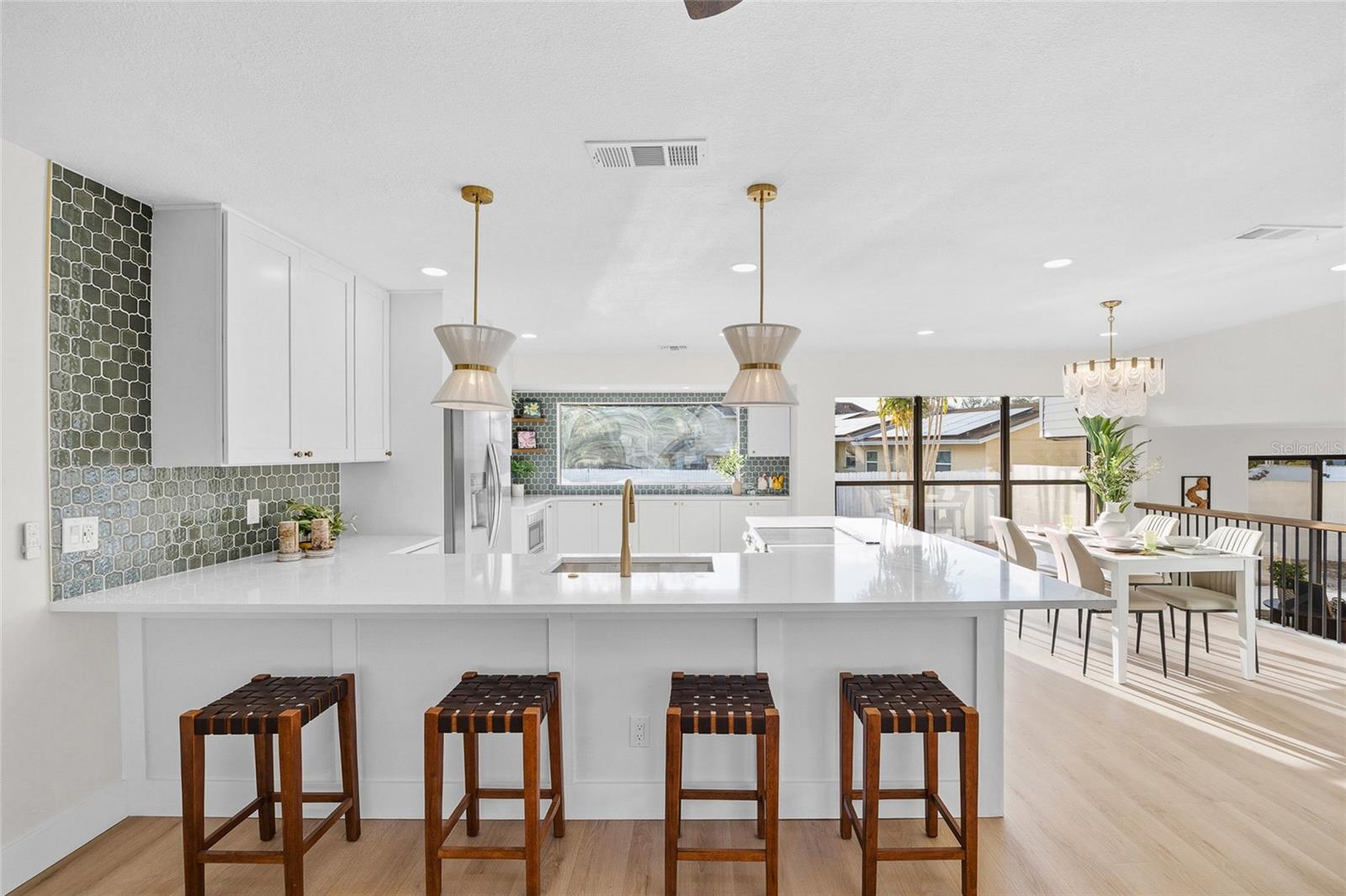 Listing photo id 2 for 8507 Wooddale Court