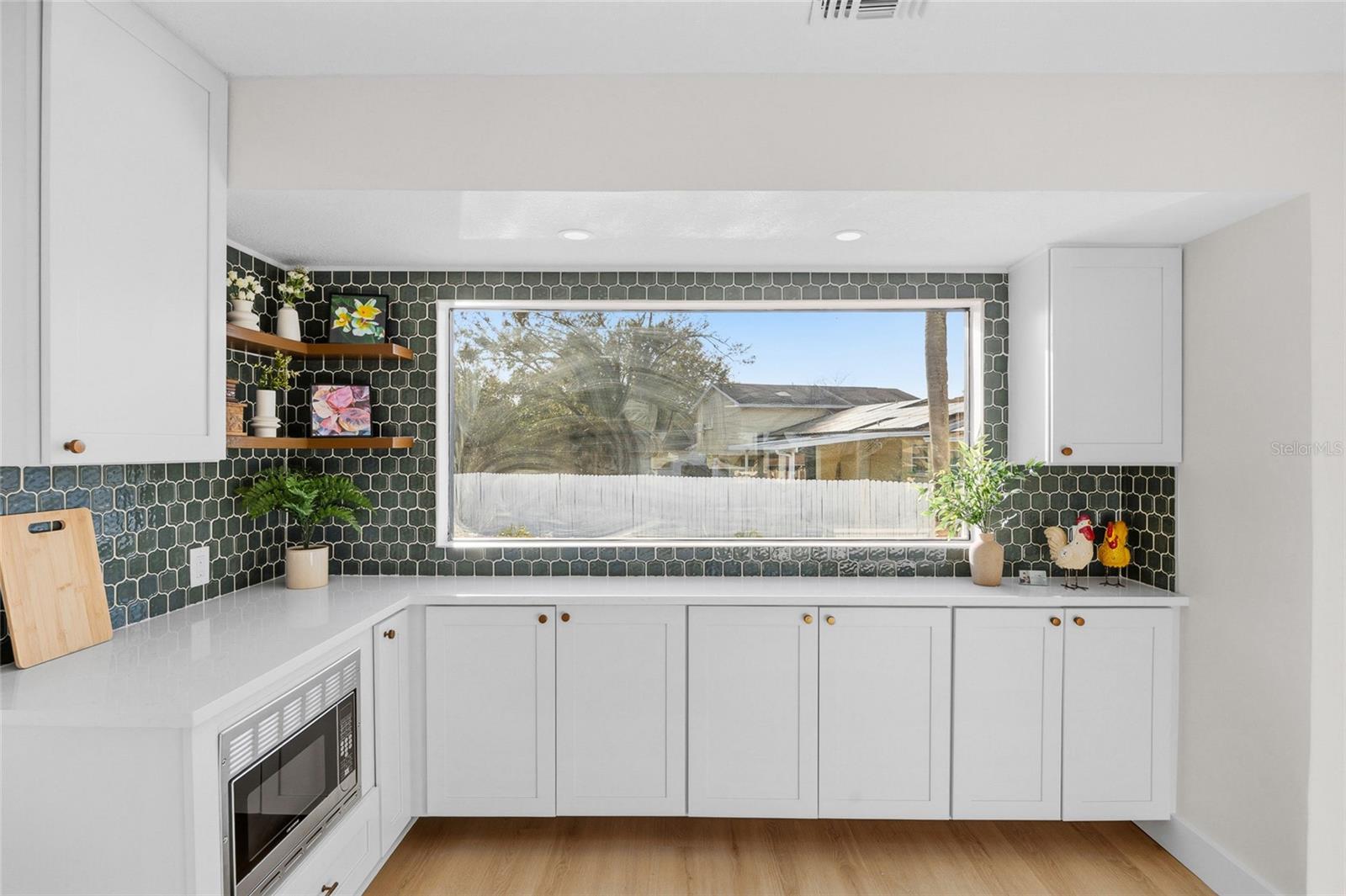 Listing photo id 6 for 8507 Wooddale Court