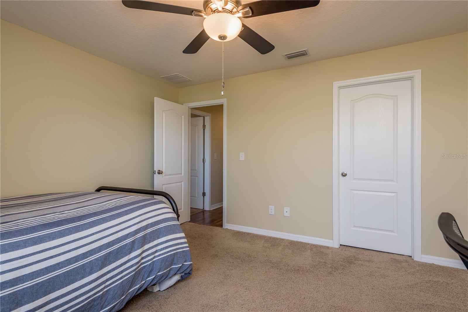 Image 28 of 41 For 12919 Whittington Court