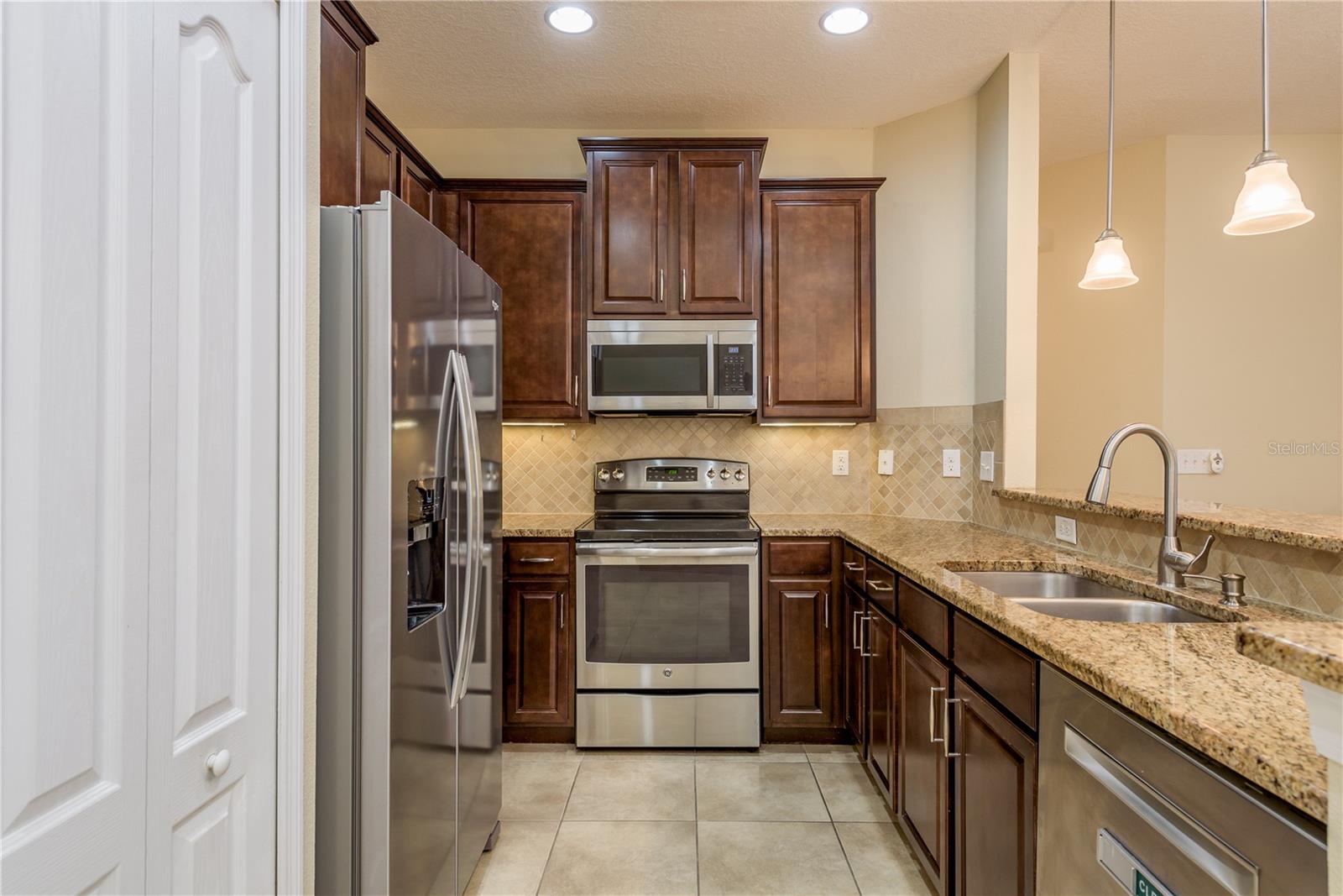 Image 5 of 41 For 12919 Whittington Court