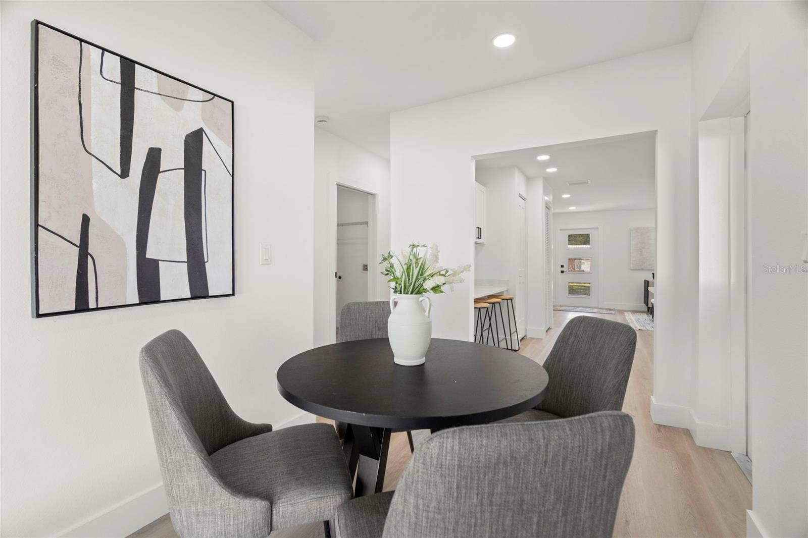 Image 13 of 53 For 7211 Orpine Drive N