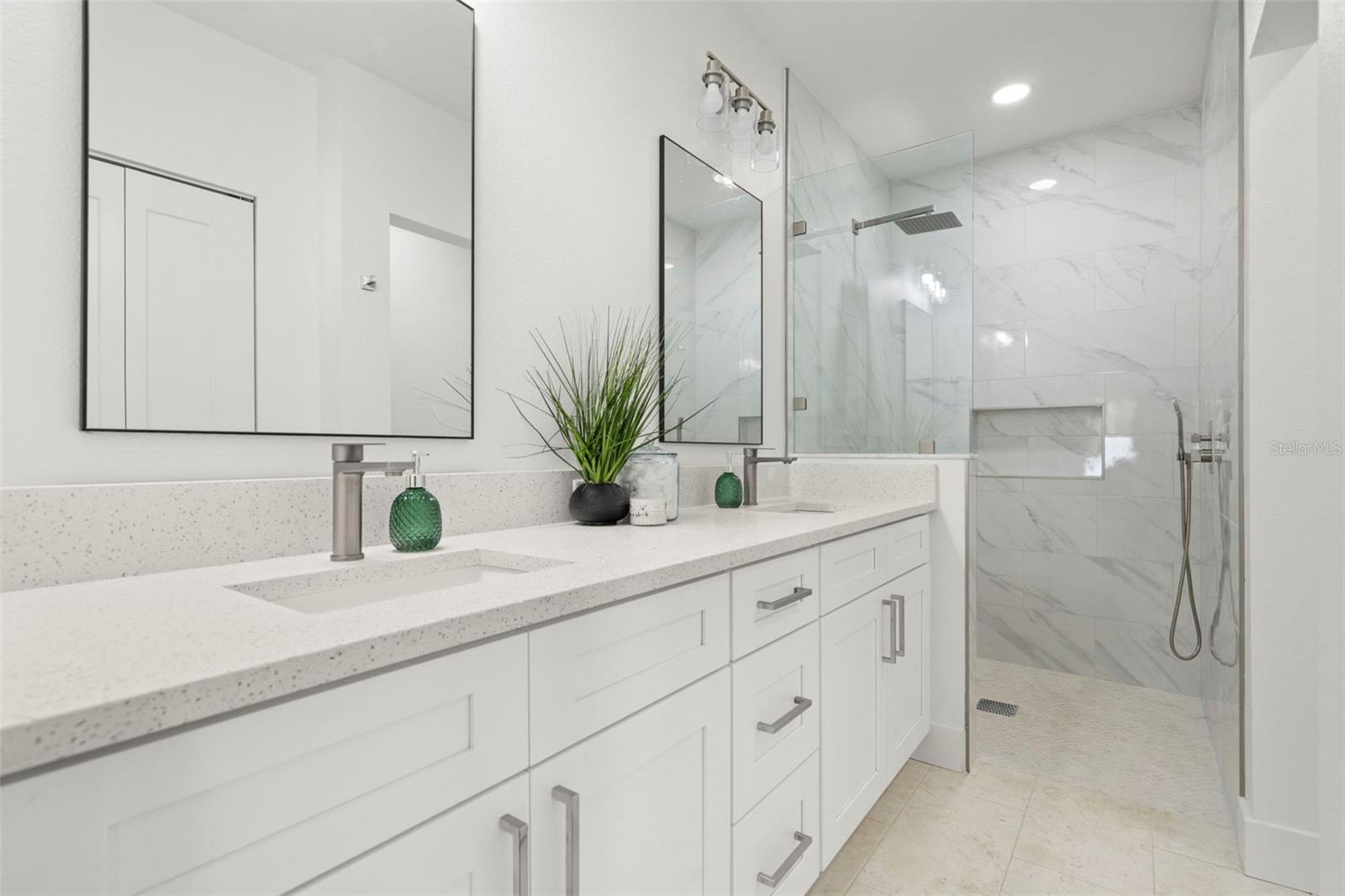 Image 26 of 53 For 7211 Orpine Drive N