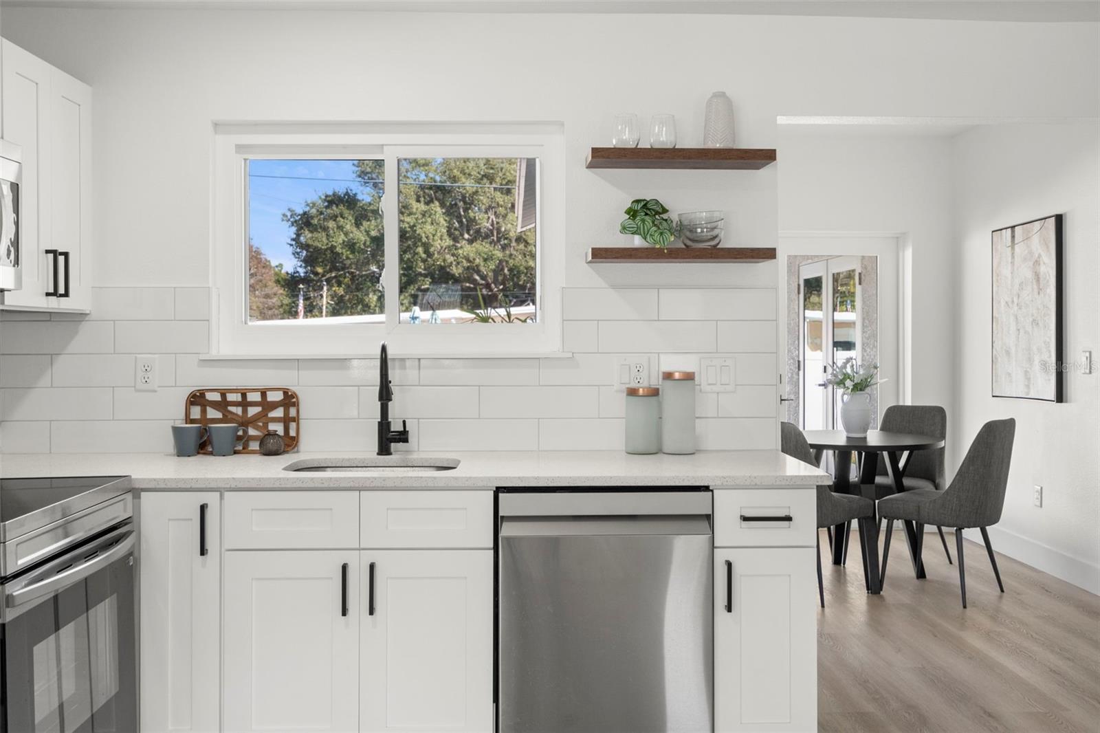 Image 32 of 53 For 7211 Orpine Drive N