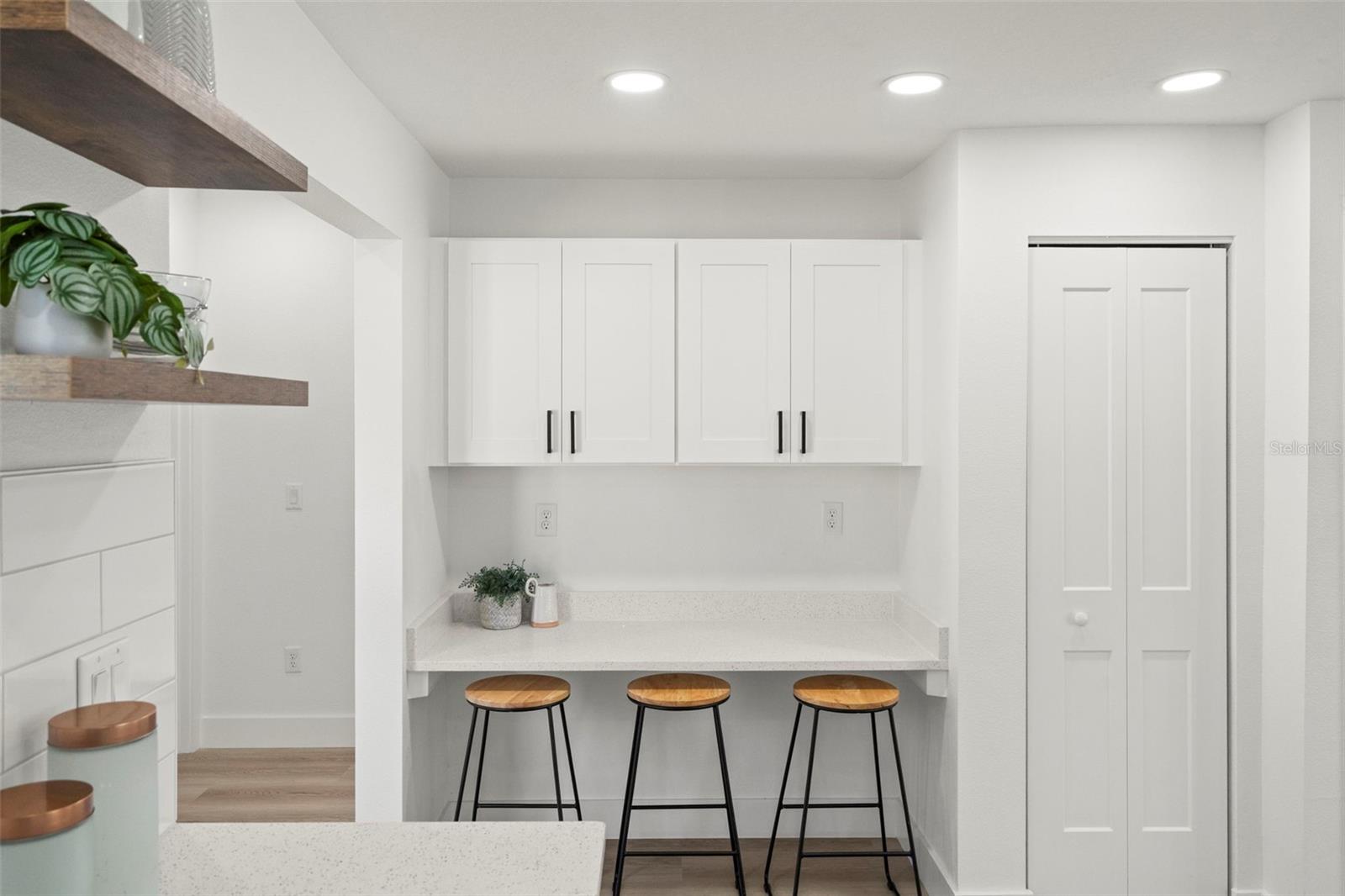 Image 35 of 53 For 7211 Orpine Drive N