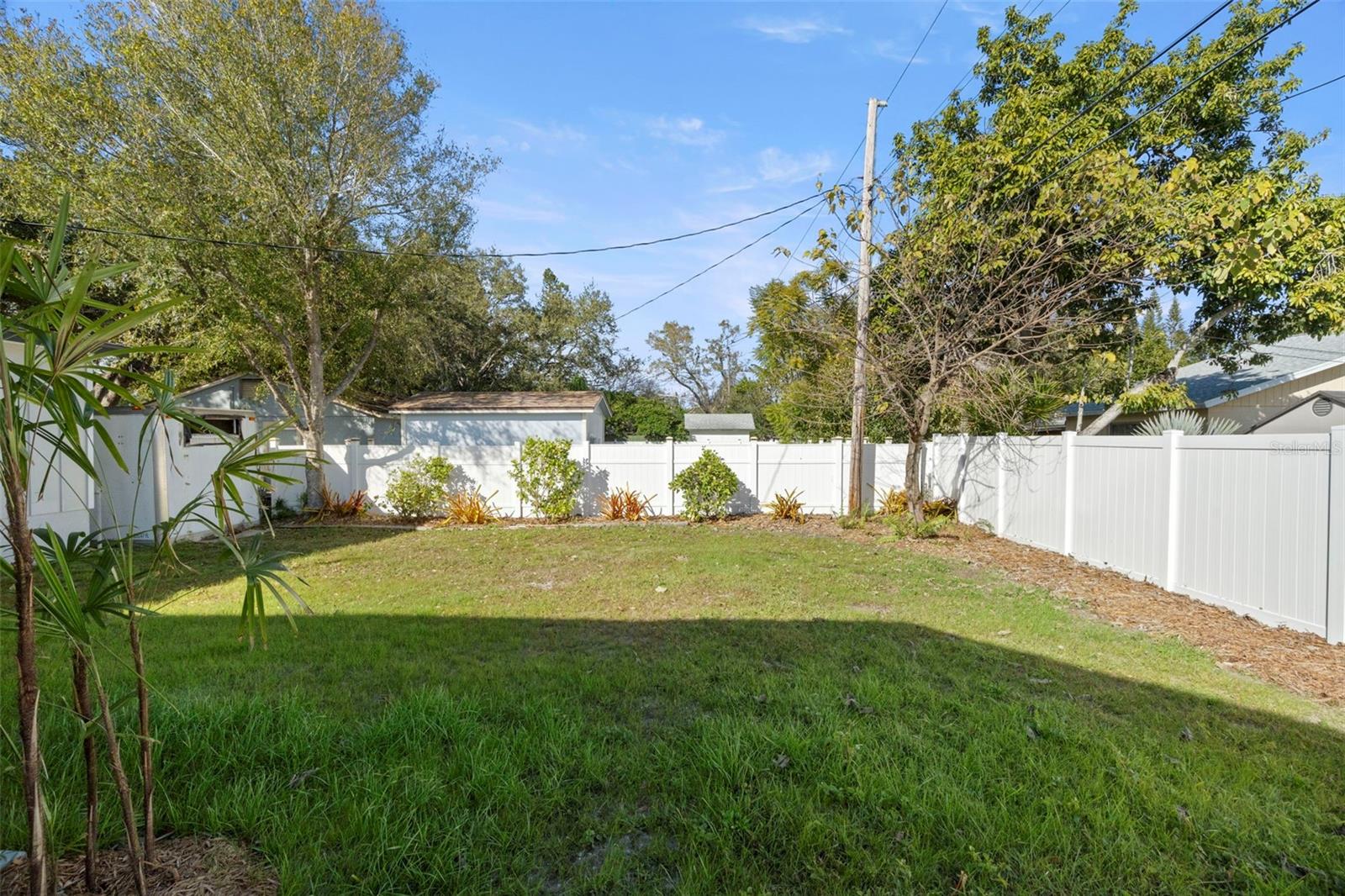 Image 45 of 53 For 7211 Orpine Drive N