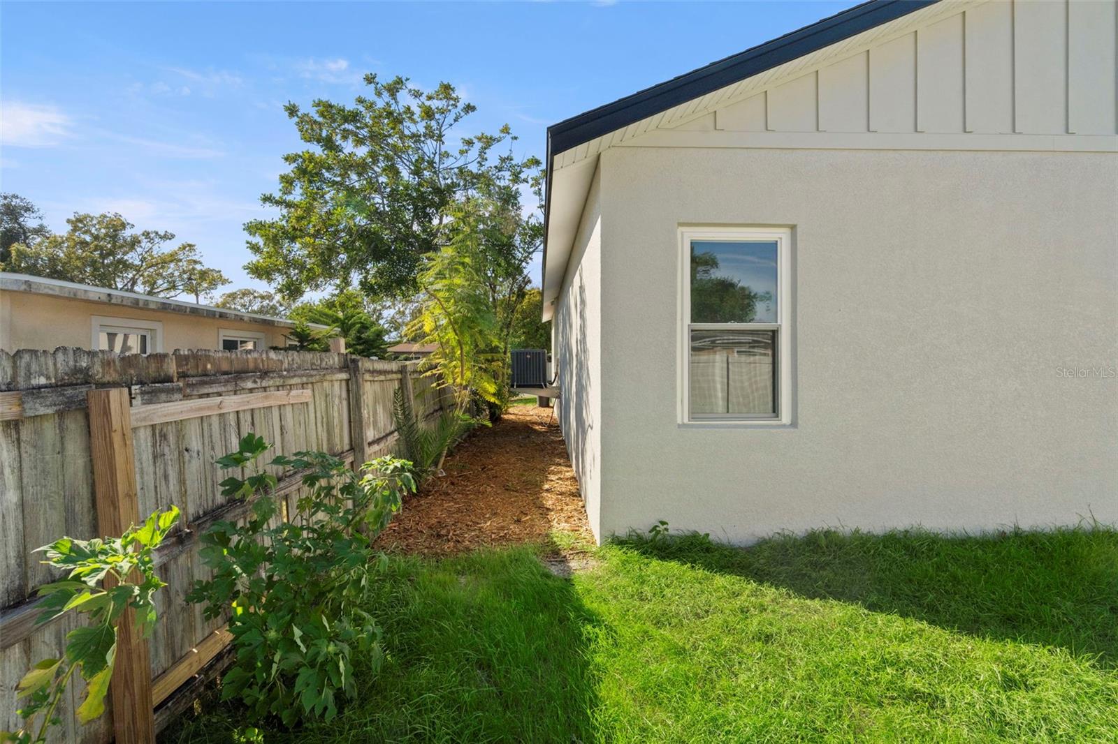 Image 46 of 53 For 7211 Orpine Drive N