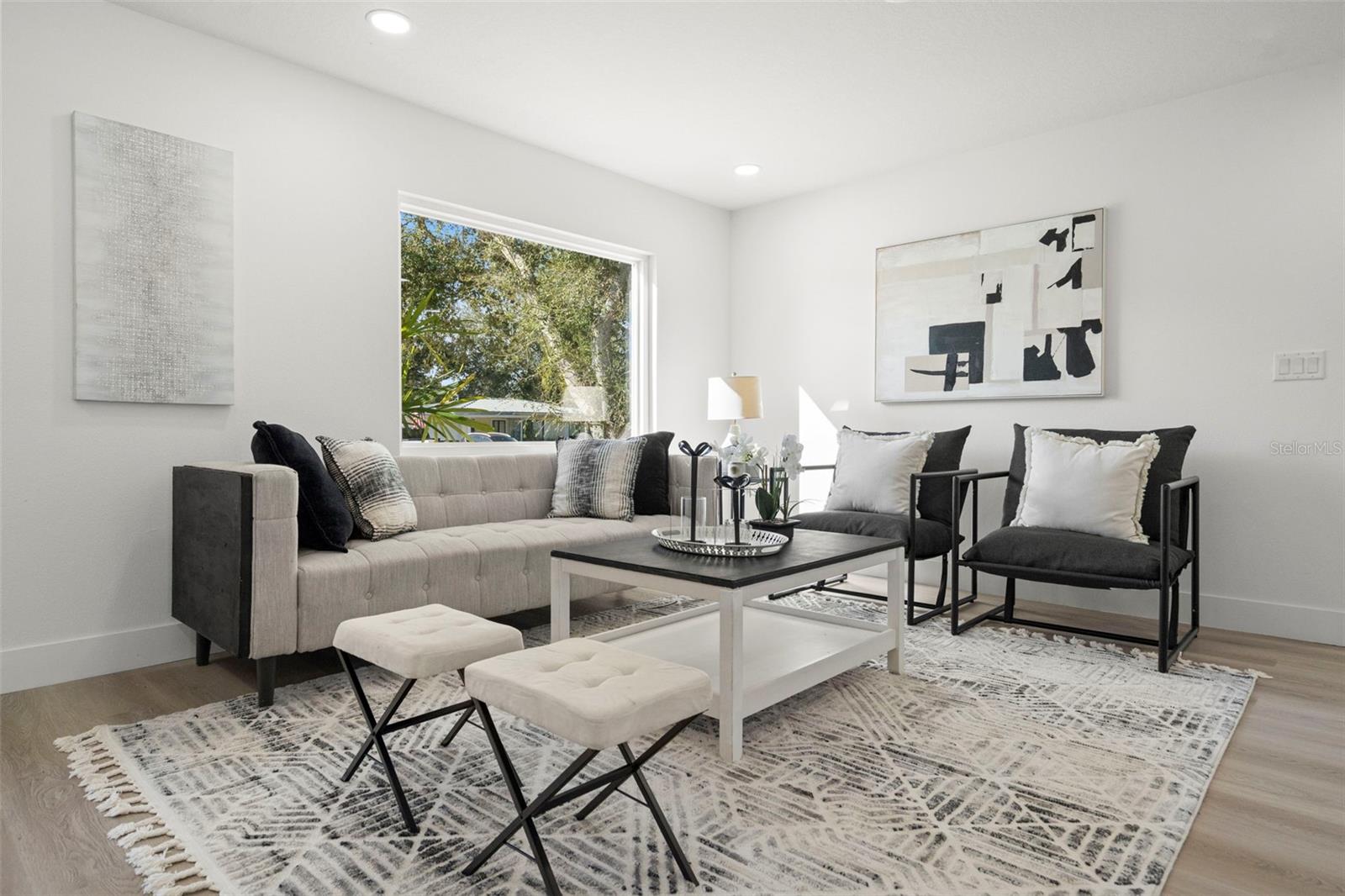 Image 8 of 53 For 7211 Orpine Drive N