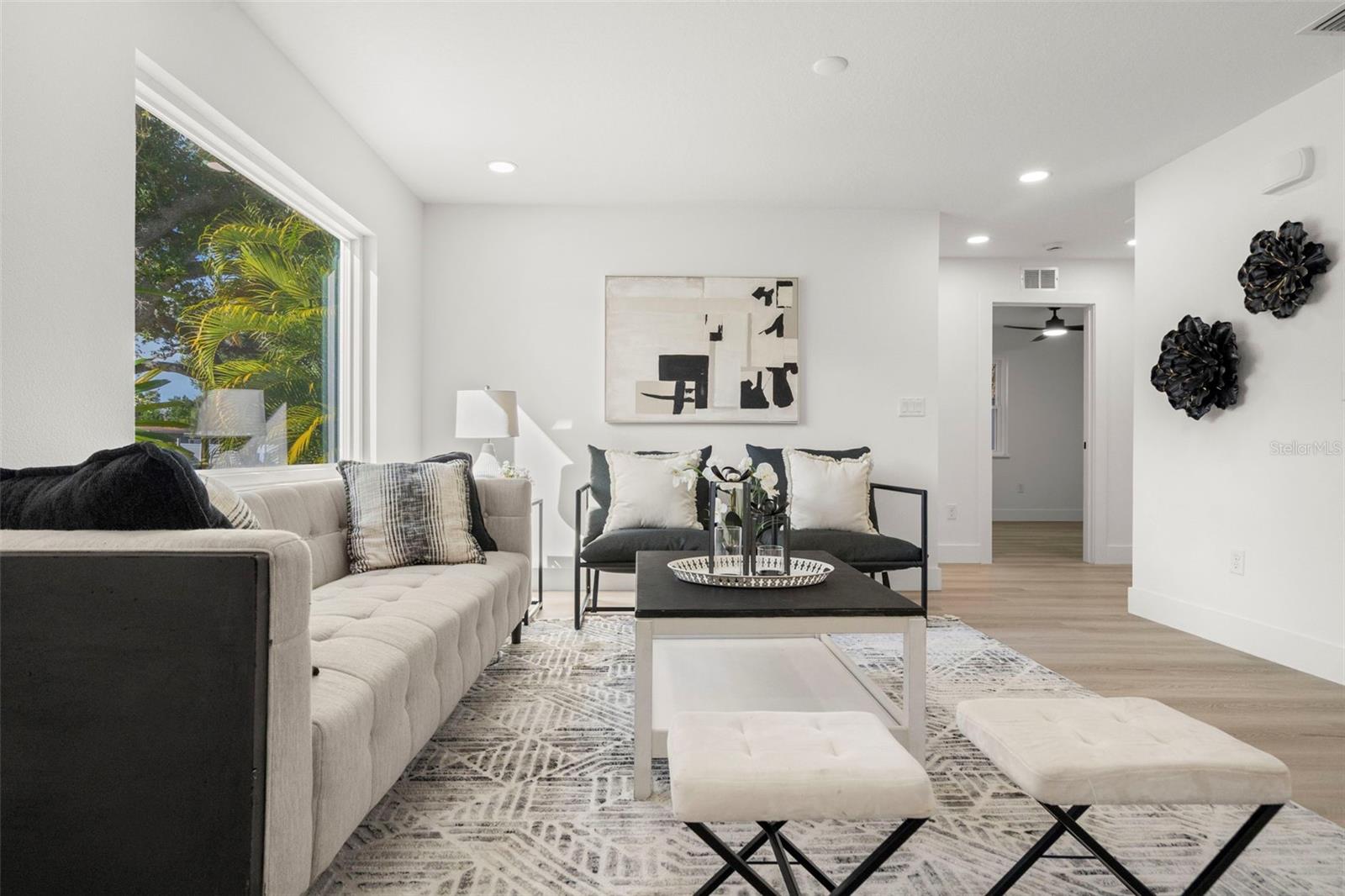 Image 9 of 53 For 7211 Orpine Drive N