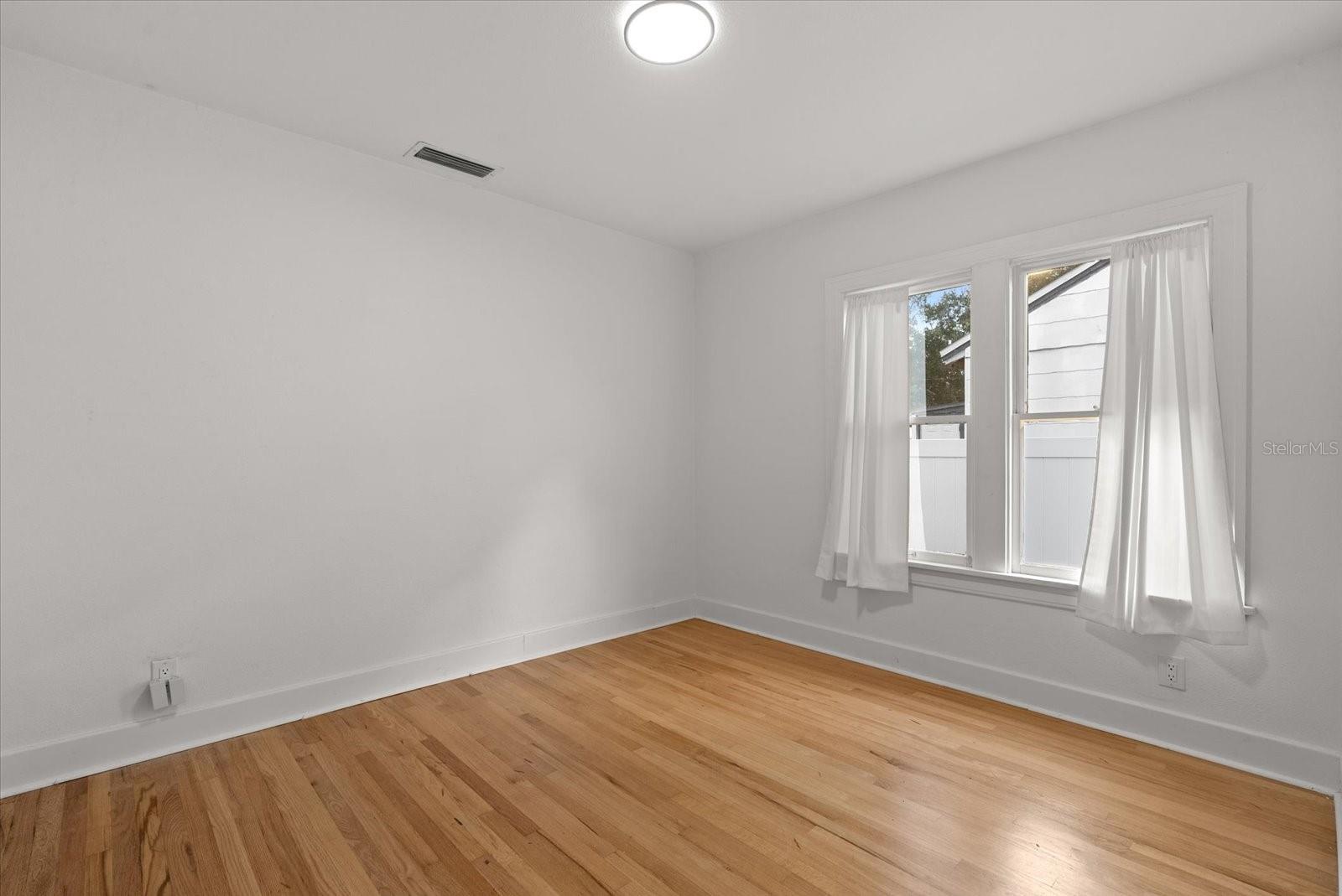 Image 18 of 36 For 753 16th Avenue S