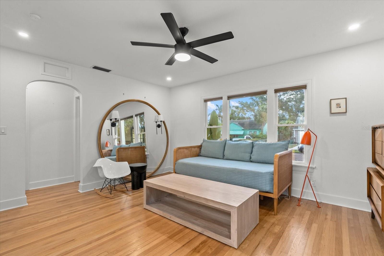 Image 5 of 36 For 753 16th Avenue S