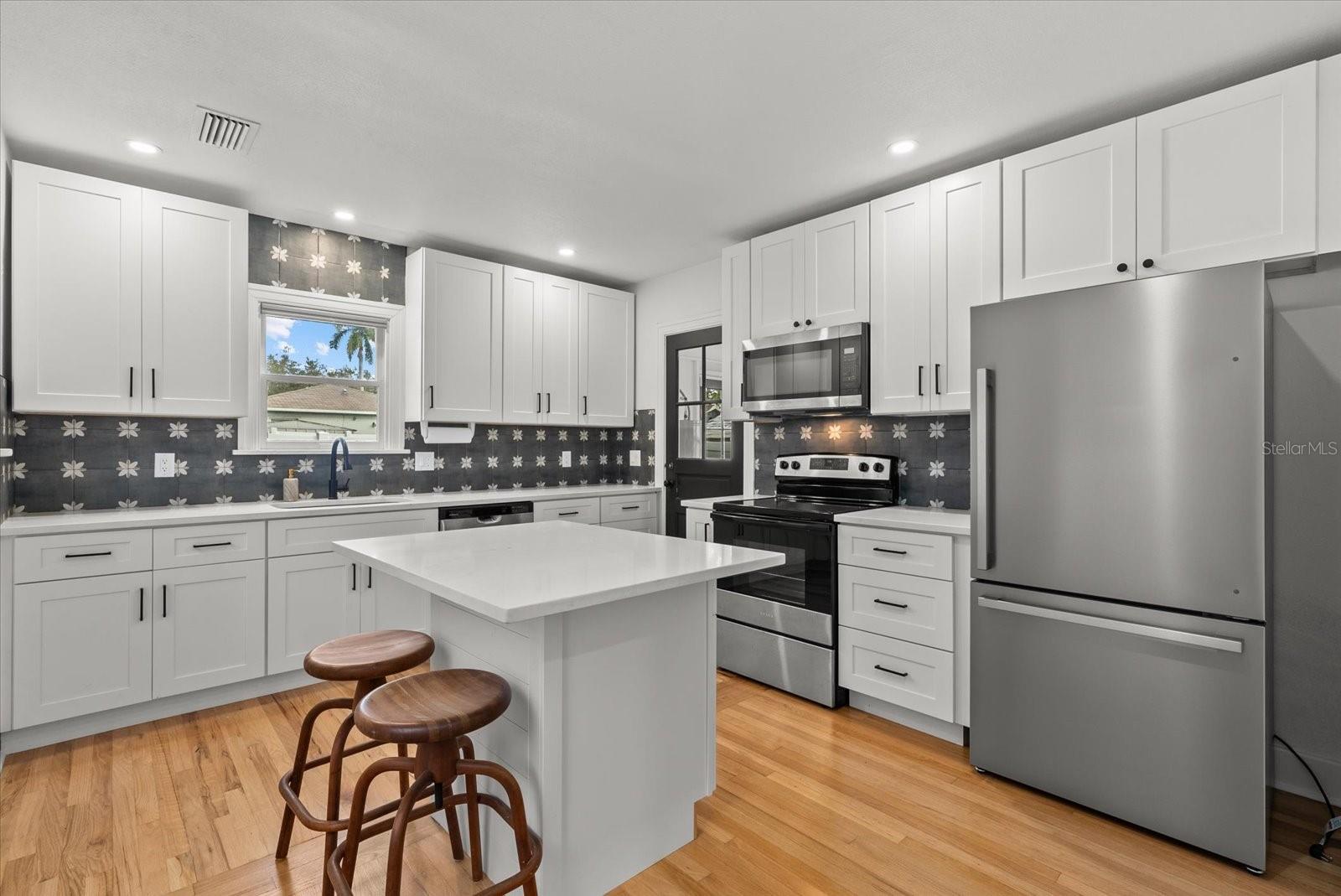 Image 8 of 36 For 753 16th Avenue S