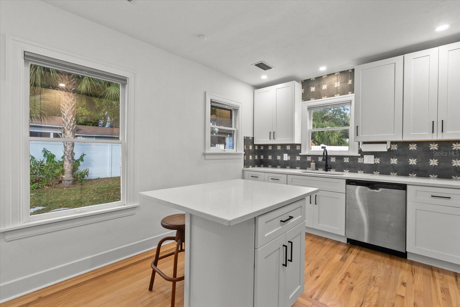 Image 9 of 36 For 753 16th Avenue S