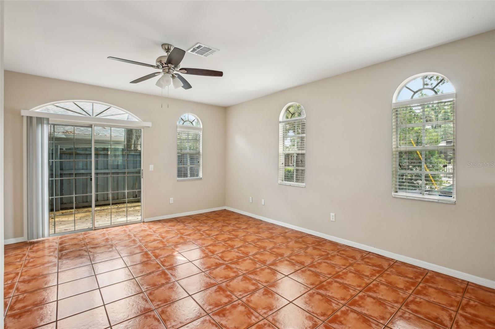 Image 5 of 30 For 8101 Interbay Boulevard A