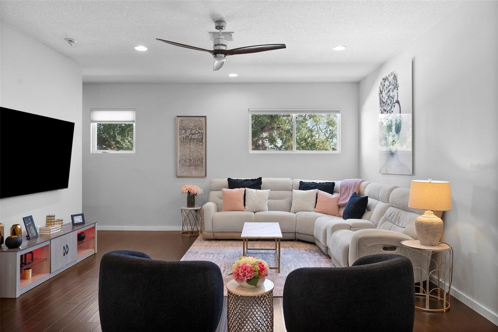 Image 12 of 39 For 1910 North A Street 4