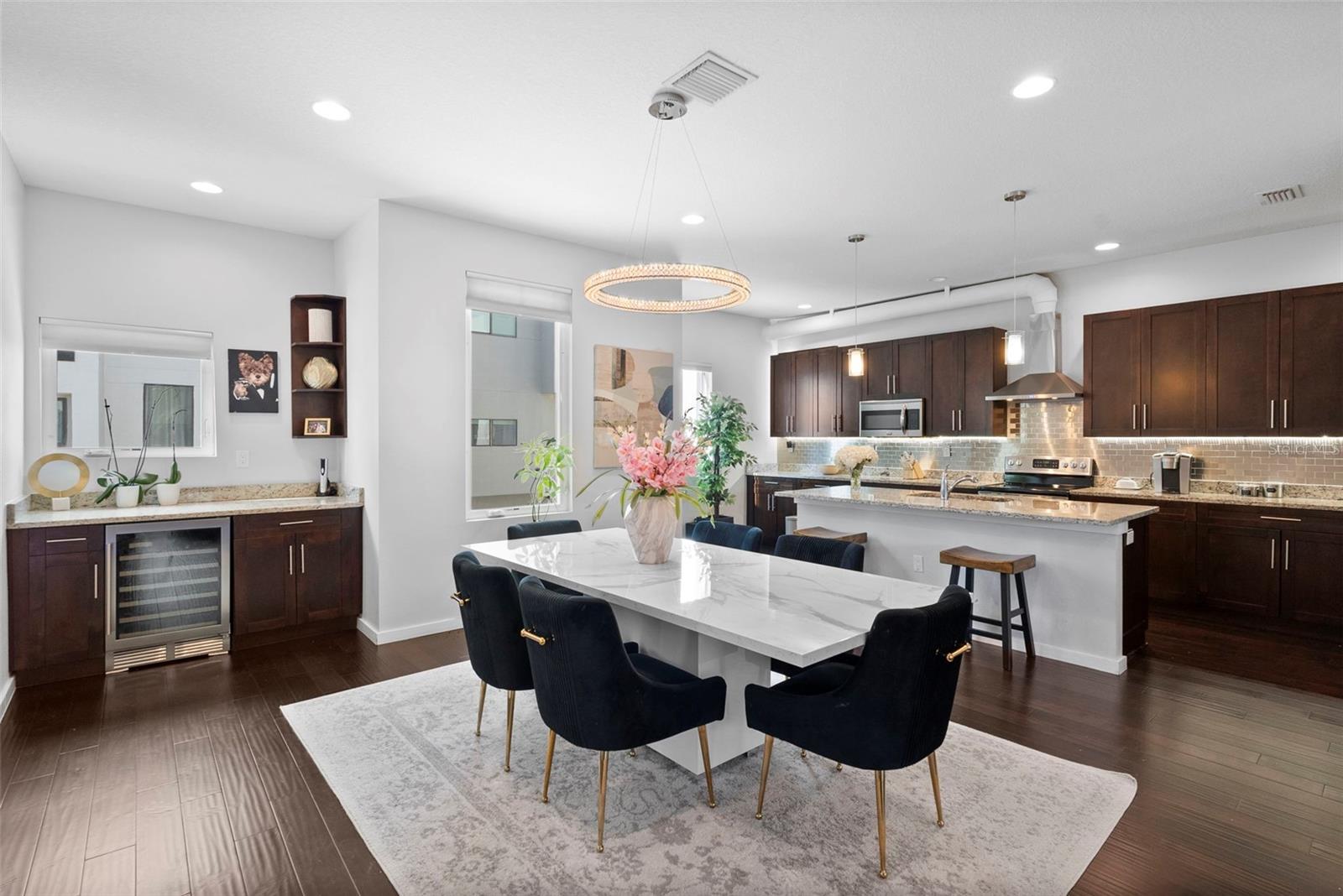 Image 13 of 39 For 1910 North A Street 4