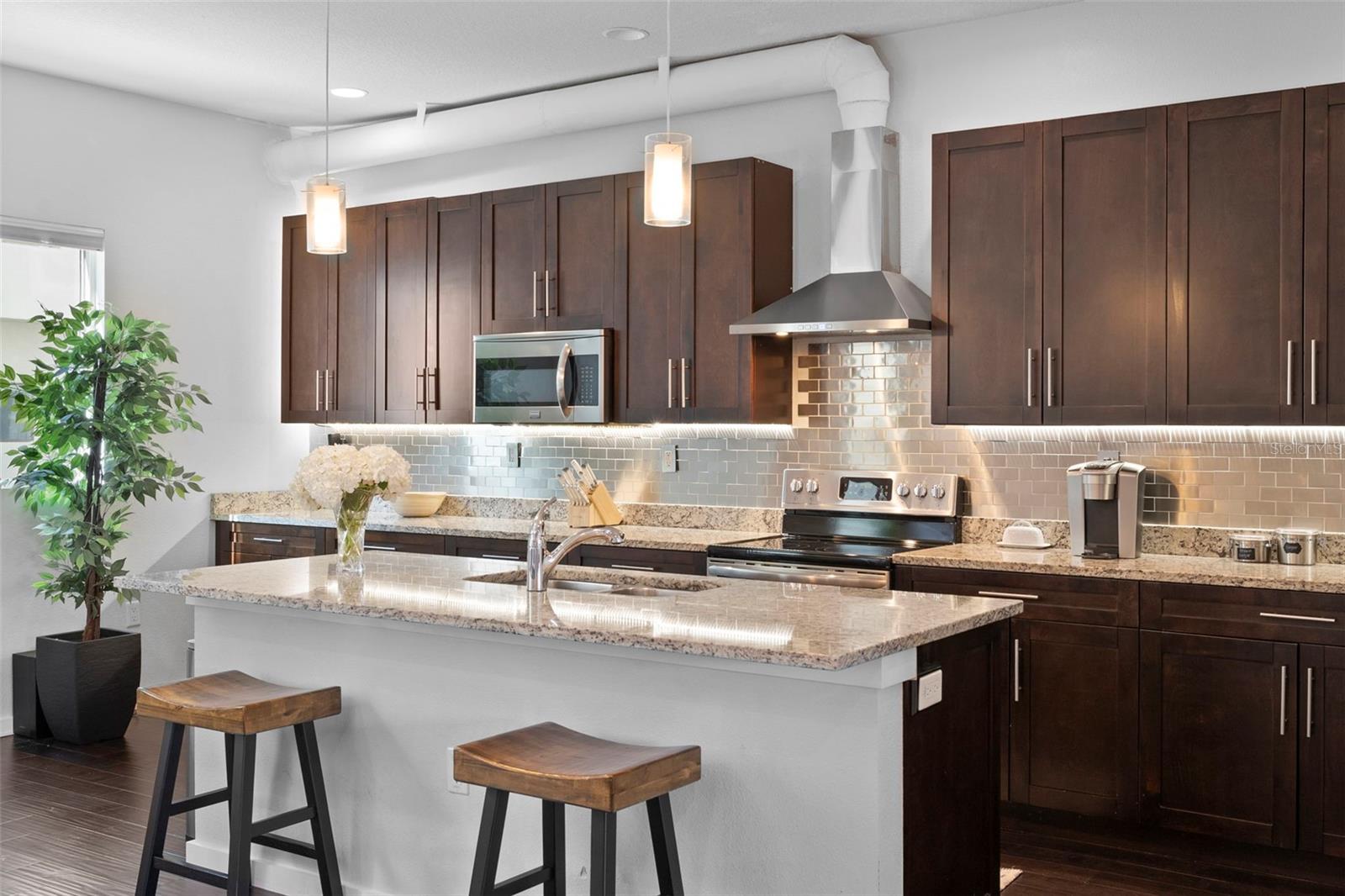 Image 15 of 39 For 1910 North A Street 4