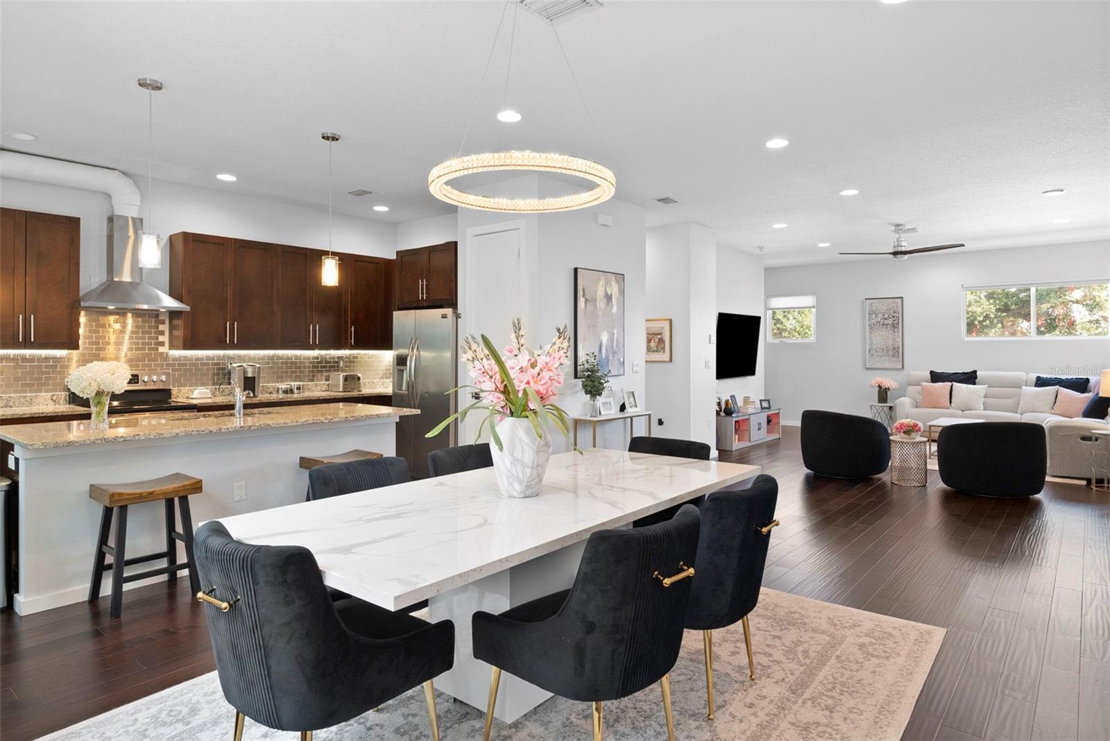 Image 16 of 39 For 1910 North A Street 4