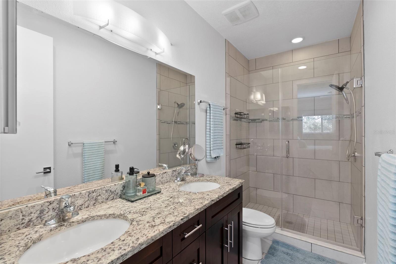 Image 28 of 39 For 1910 North A Street 4