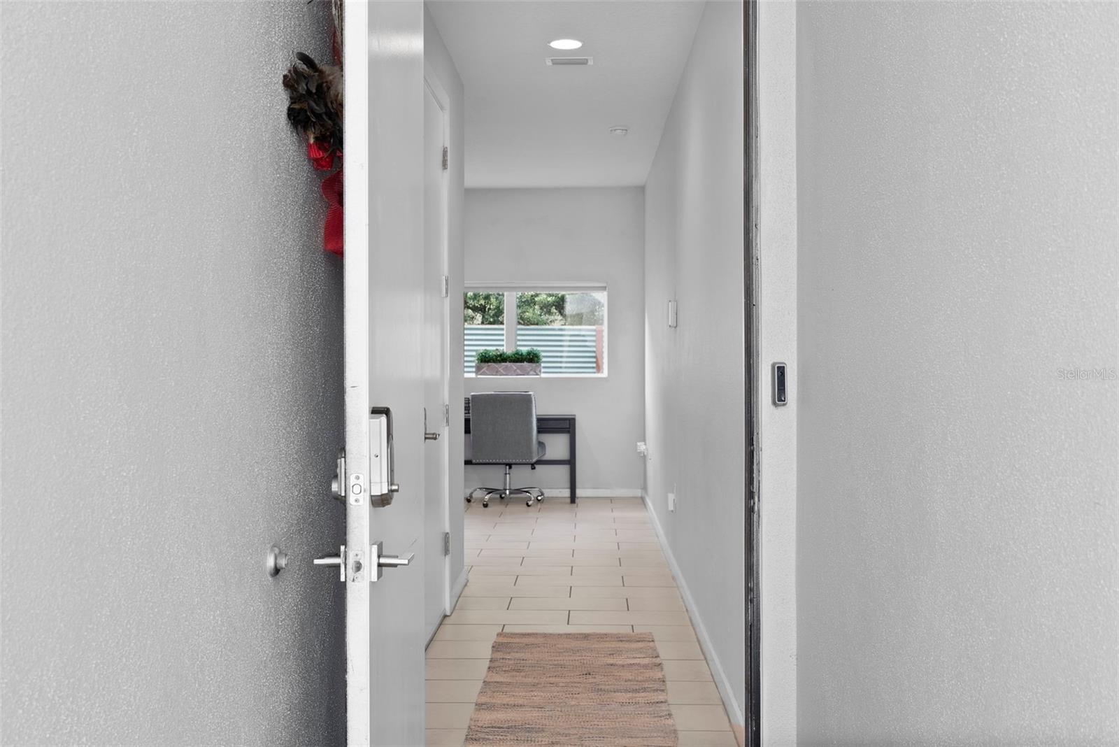 Image 5 of 39 For 1910 North A Street 4