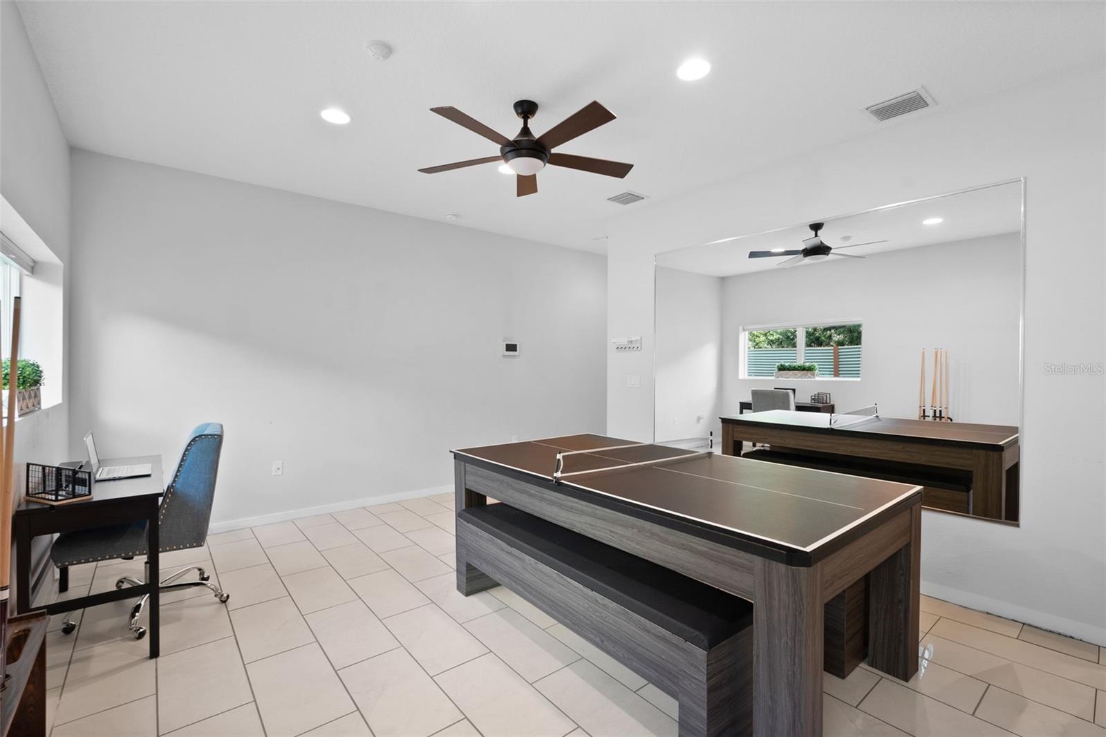 Image 8 of 39 For 1910 North A Street 4