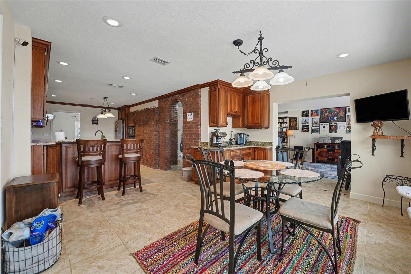 Image 10 of 33 For 72 Wood Hall Drive