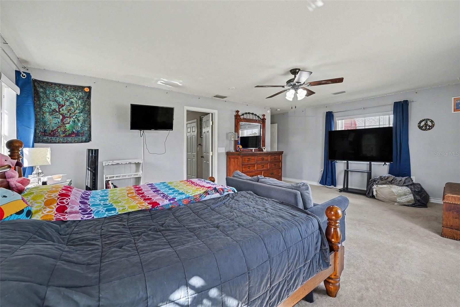 Image 17 of 33 For 72 Wood Hall Drive