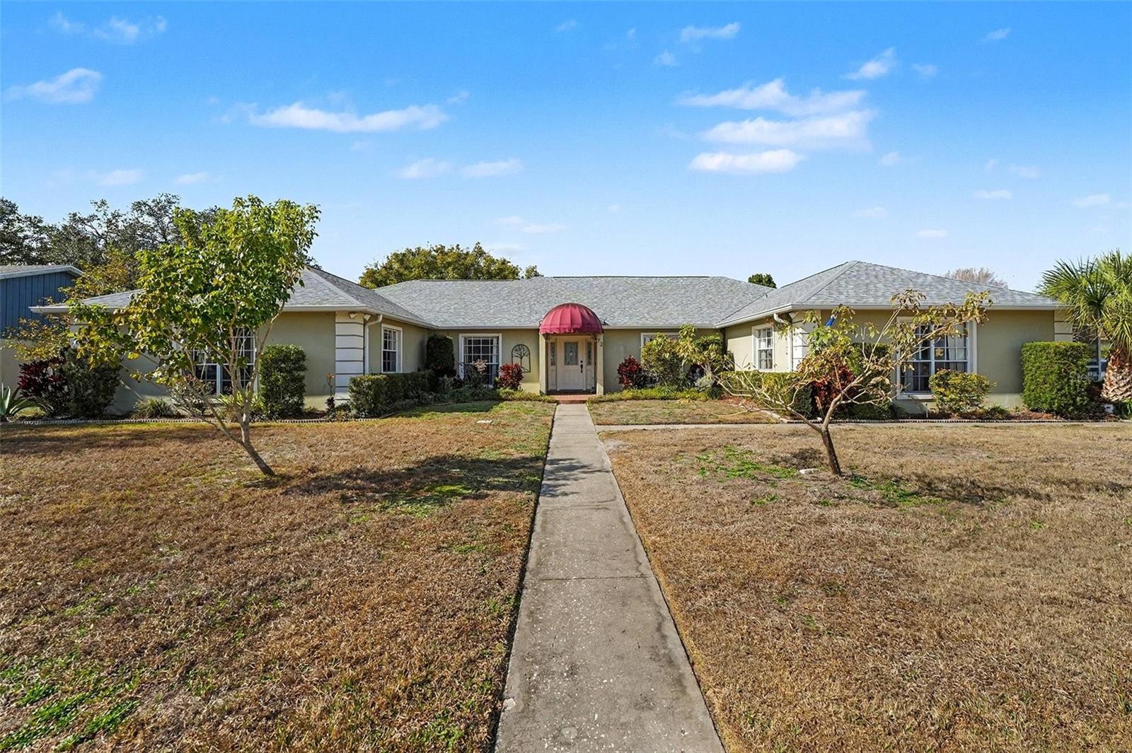 Image 26 of 33 For 72 Wood Hall Drive