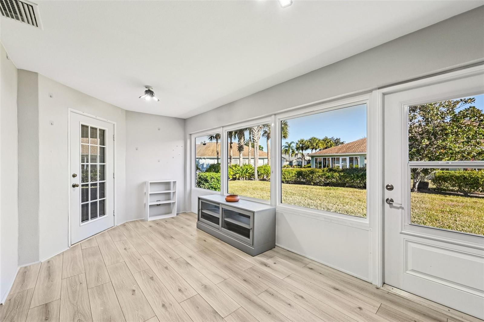 Image 15 of 64 For 705 Tilbury Court