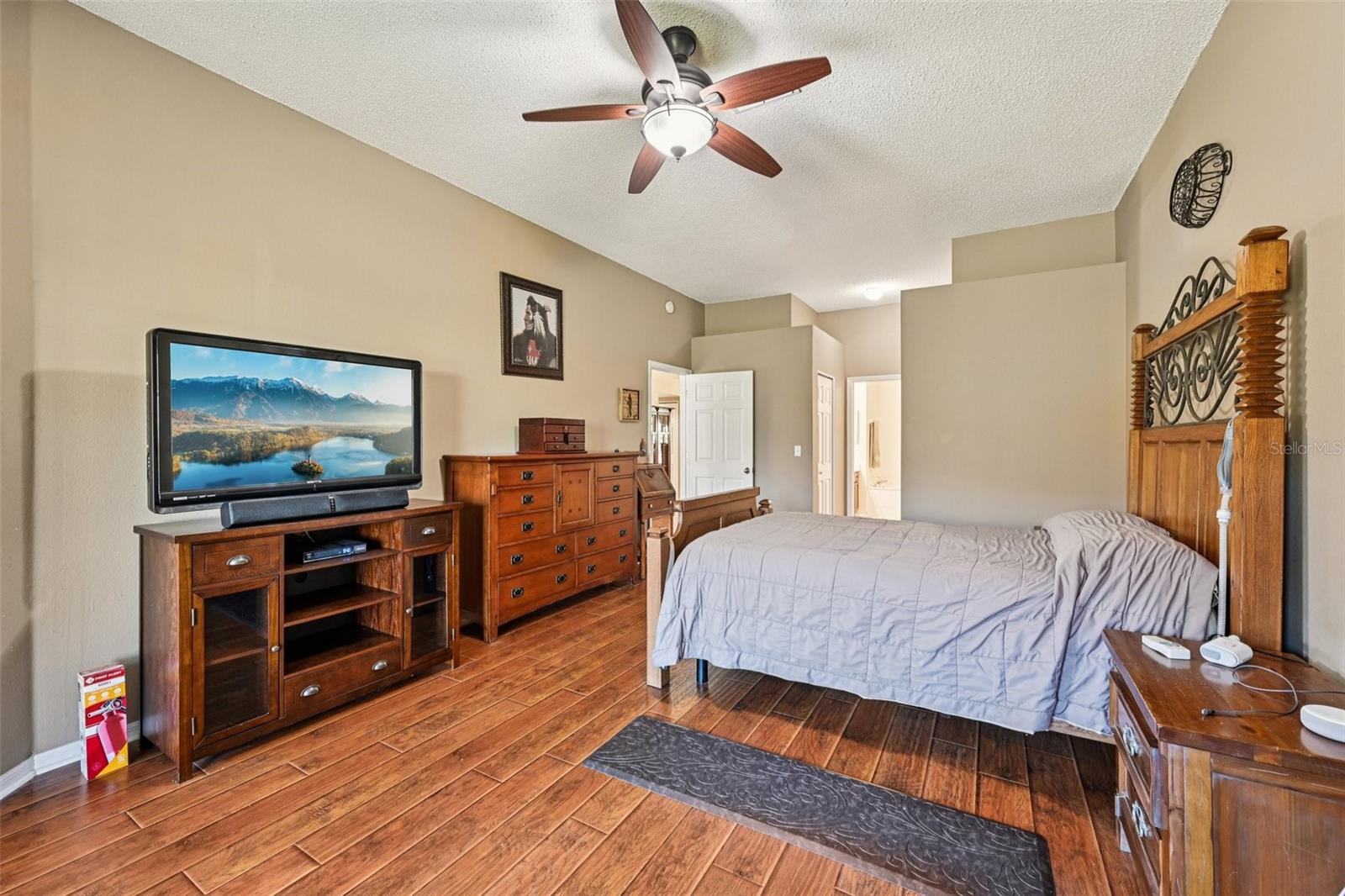 Image 19 of 64 For 705 Tilbury Court