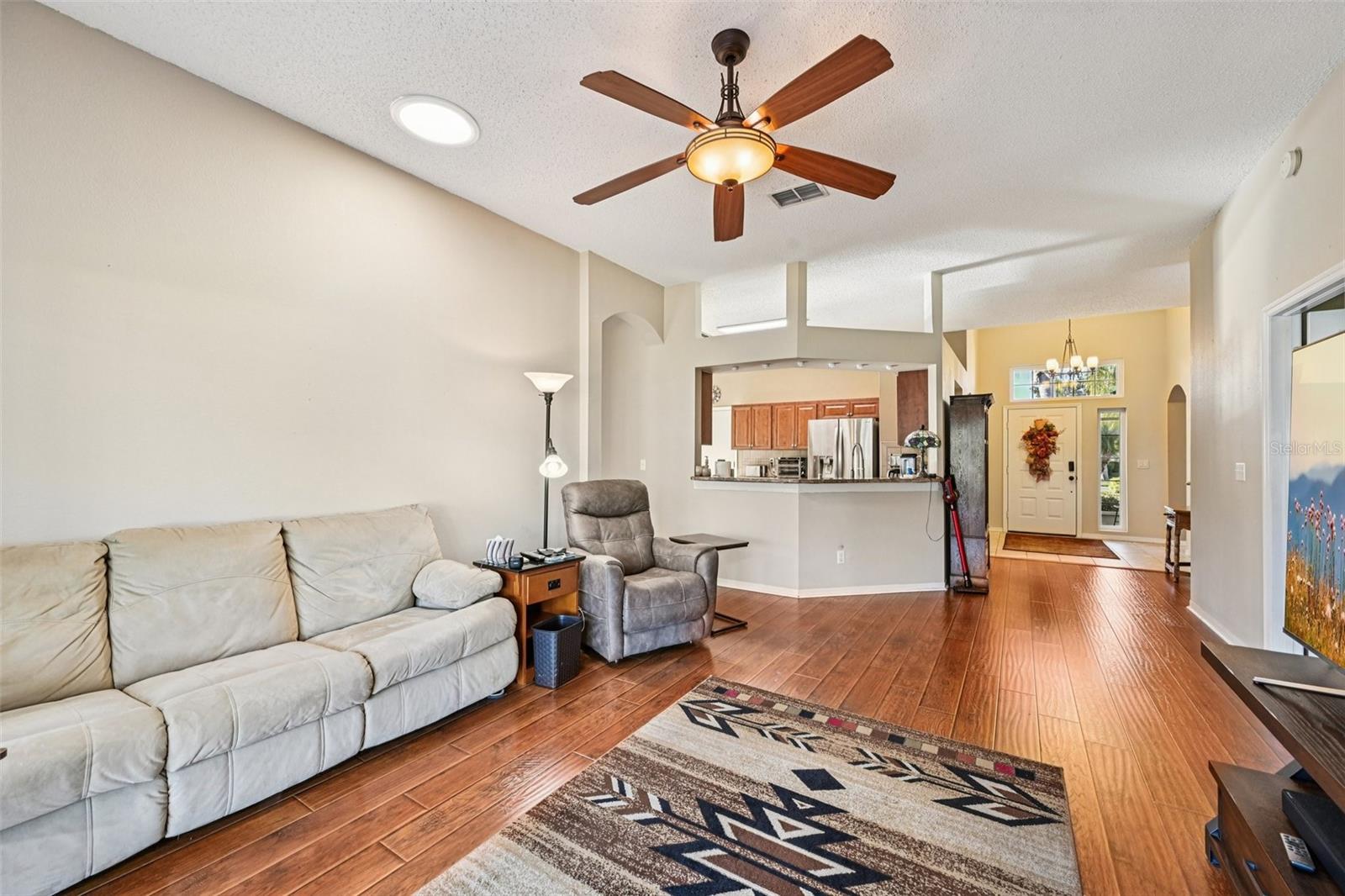 Image 4 of 64 For 705 Tilbury Court