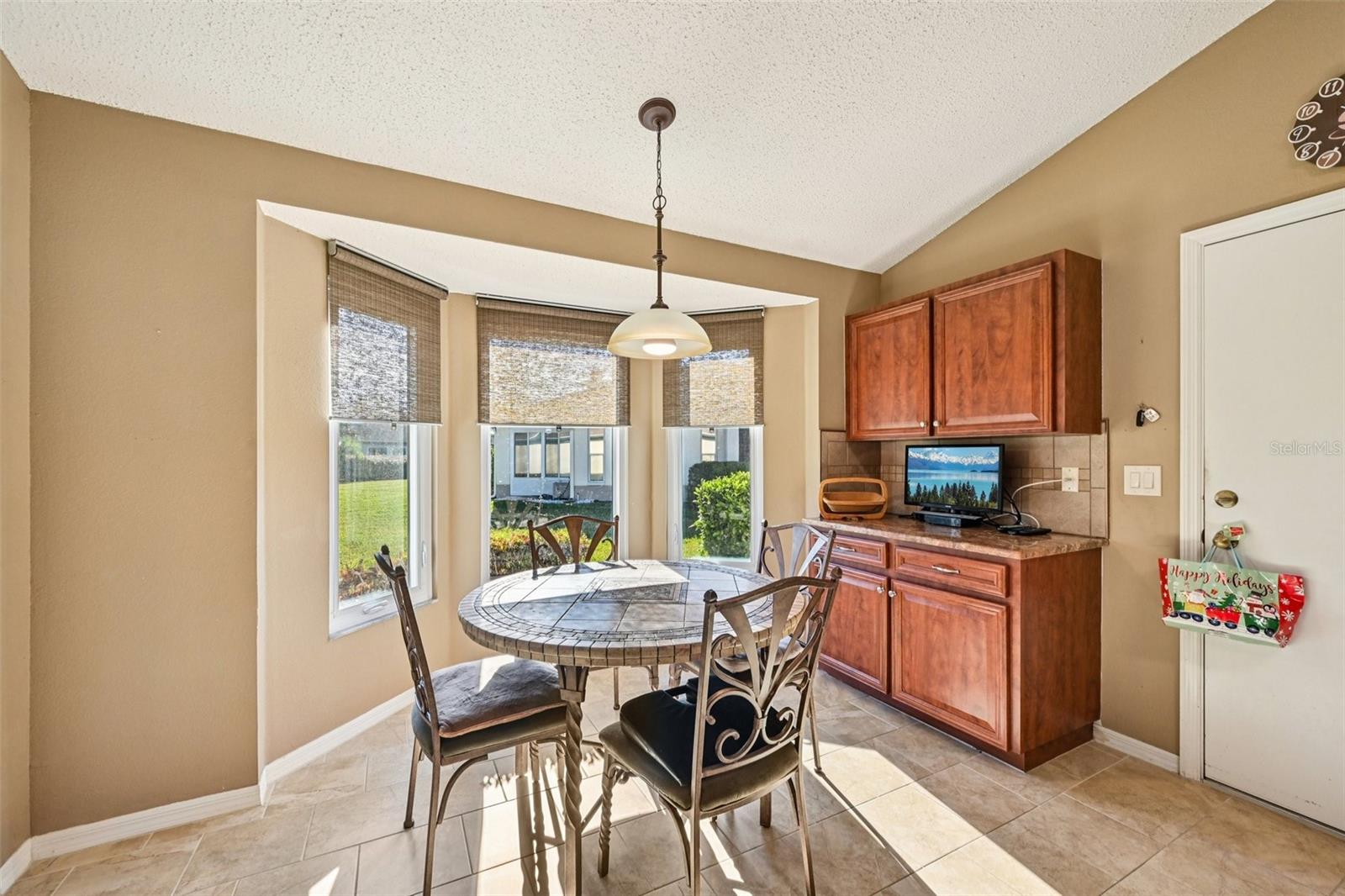 Image 7 of 64 For 705 Tilbury Court