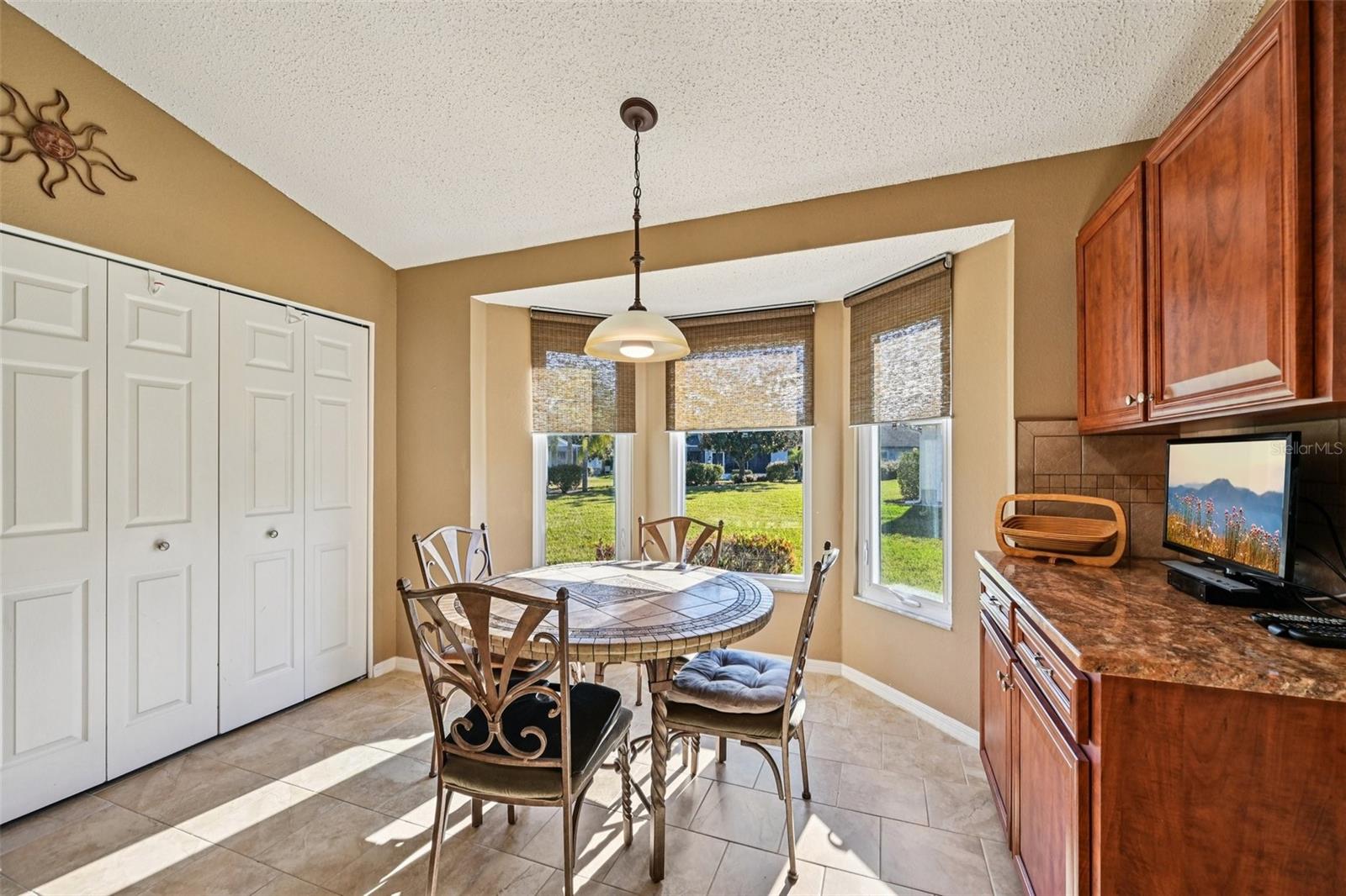 Image 8 of 64 For 705 Tilbury Court