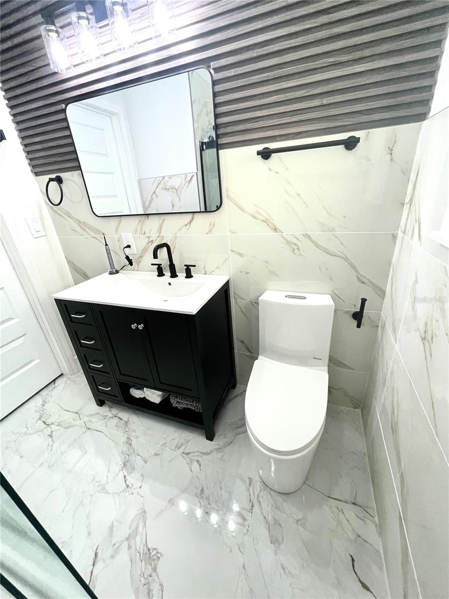 Image 18 of 91 For 1505 Laura Street