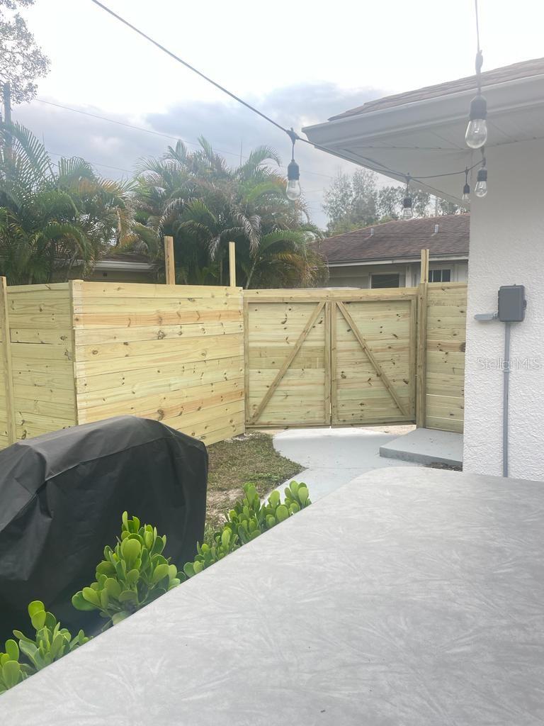 Image 35 of 91 For 1505 Laura Street