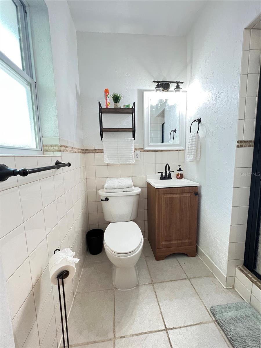 Image 46 of 91 For 1505 Laura Street