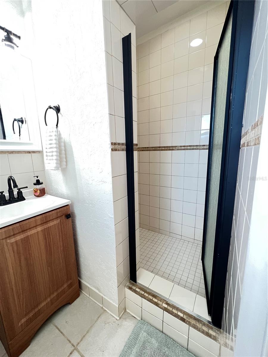 Image 47 of 91 For 1505 Laura Street