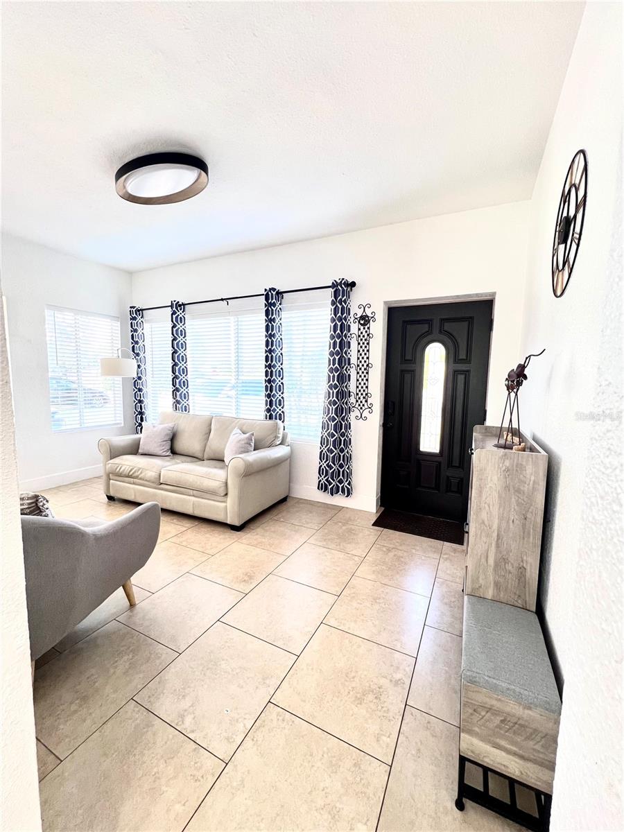 Image 7 of 91 For 1505 Laura Street