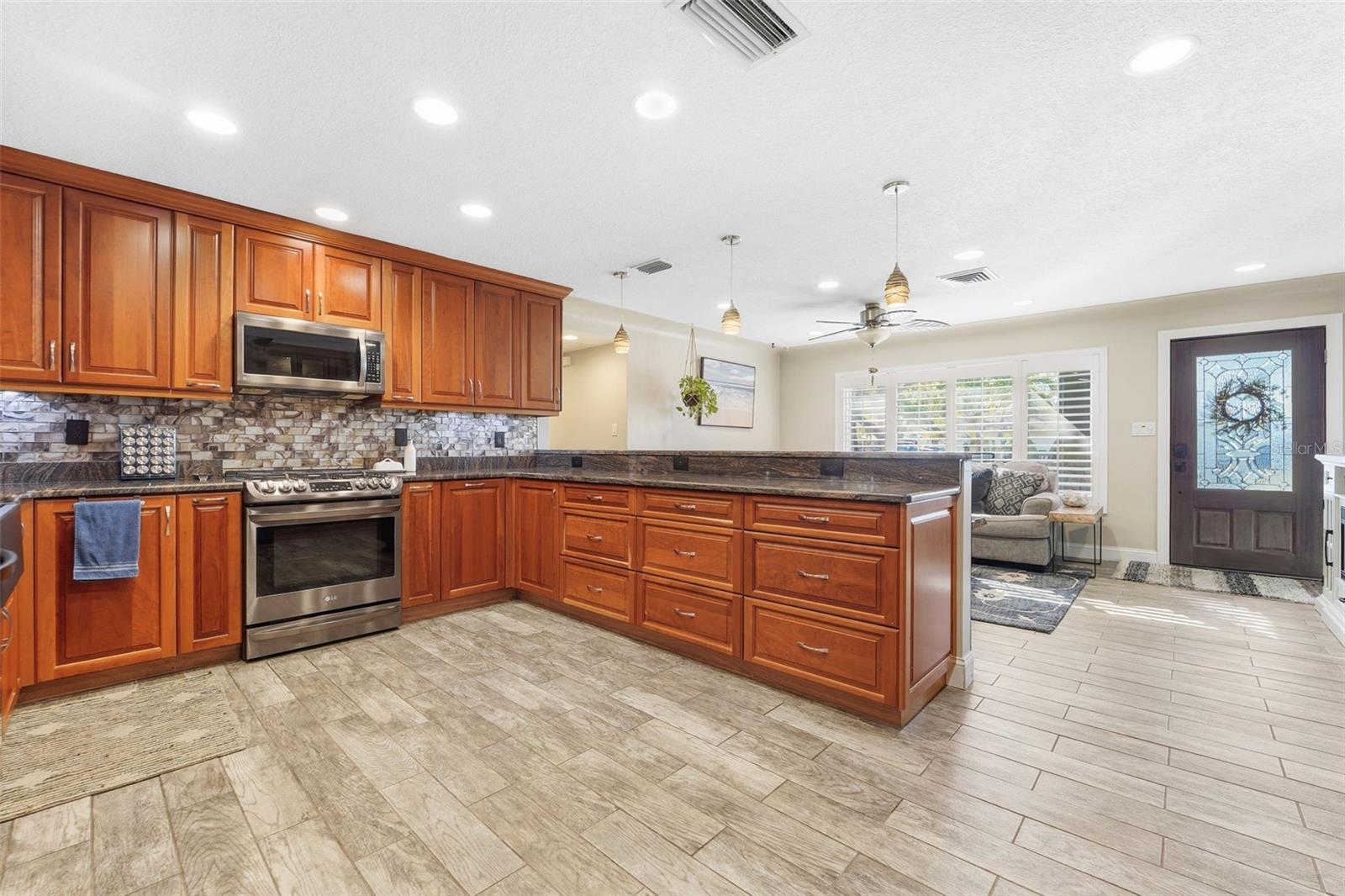 Image 11 of 51 For 3595 Floral Drive