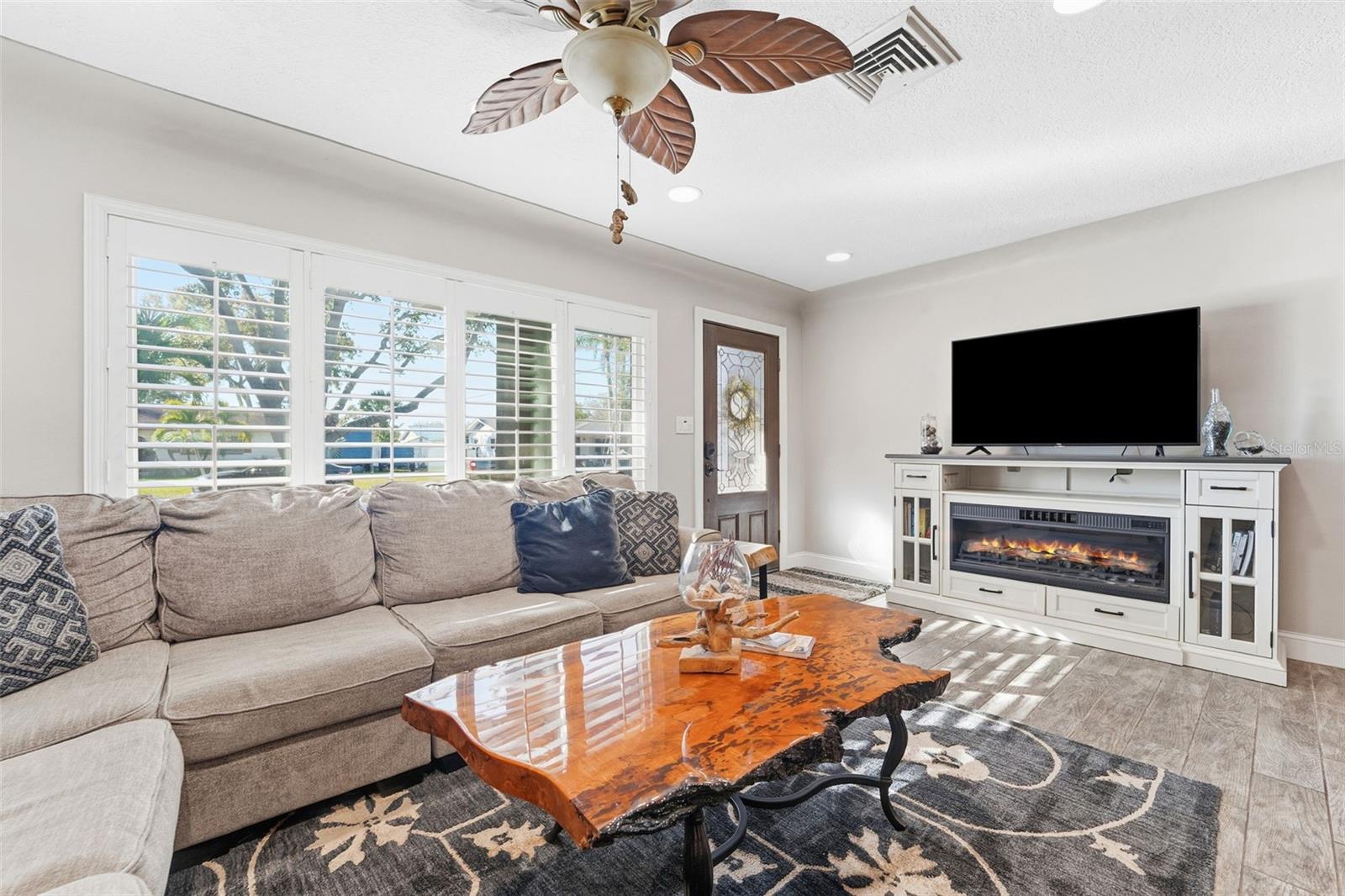 Image 15 of 51 For 3595 Floral Drive